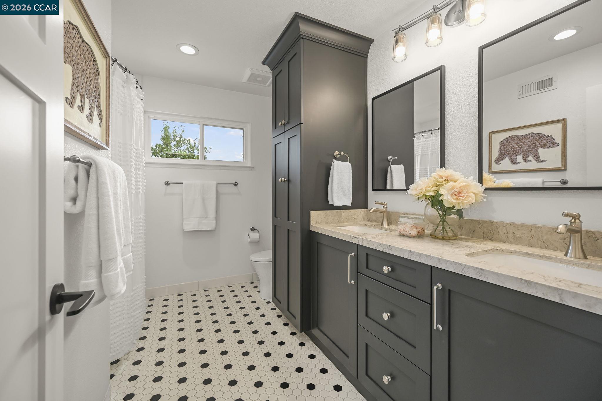 Detail Gallery Image 22 of 36 For 11 Ambleside Ct, Danville,  CA 94526 - 5 Beds | 2/1 Baths