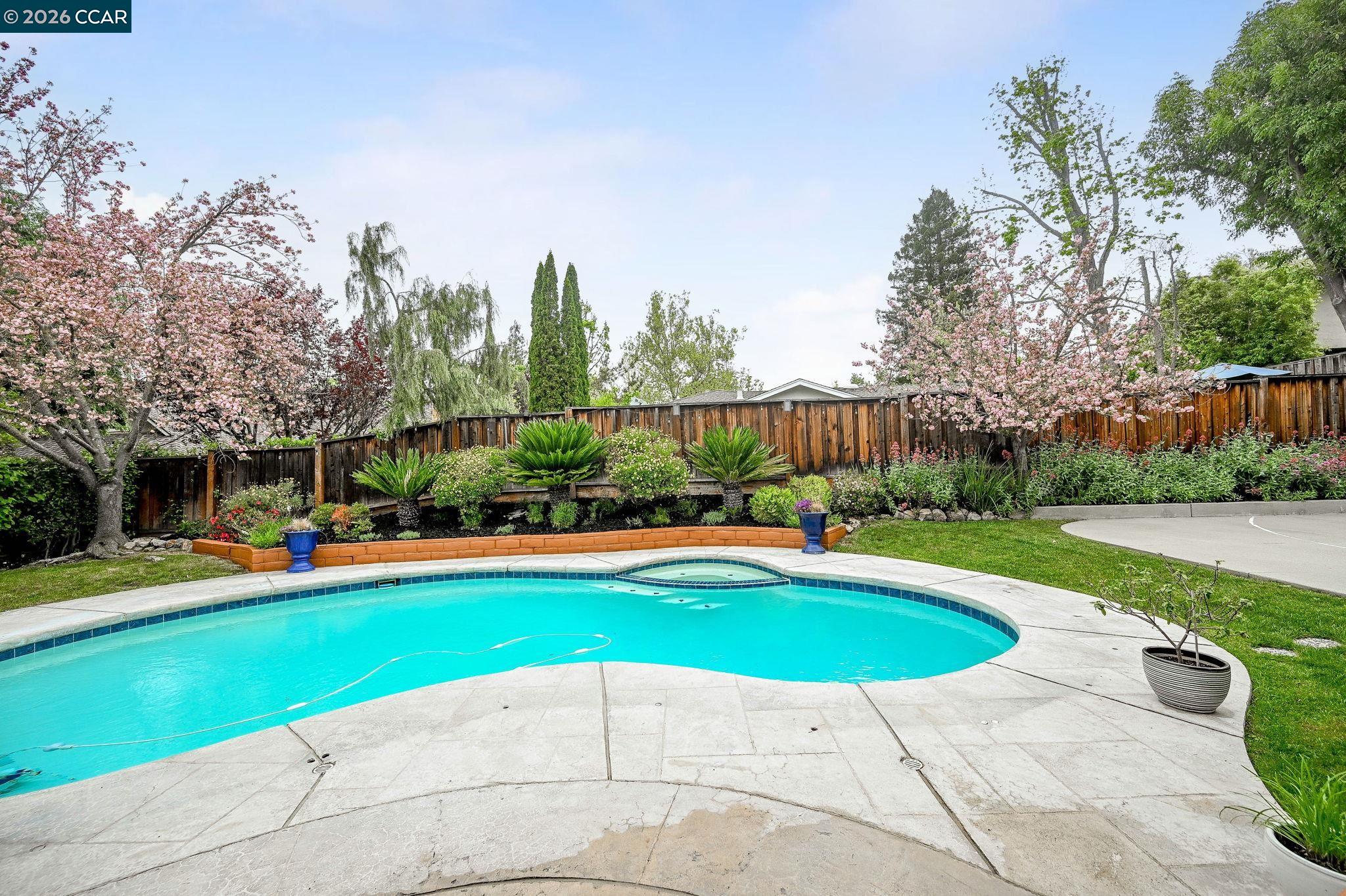 Detail Gallery Image 26 of 36 For 11 Ambleside Ct, Danville,  CA 94526 - 5 Beds | 2/1 Baths