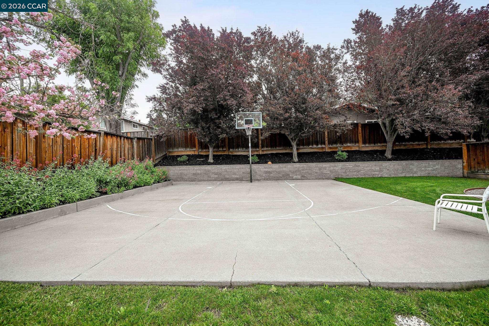 Detail Gallery Image 32 of 36 For 11 Ambleside Ct, Danville,  CA 94526 - 5 Beds | 2/1 Baths