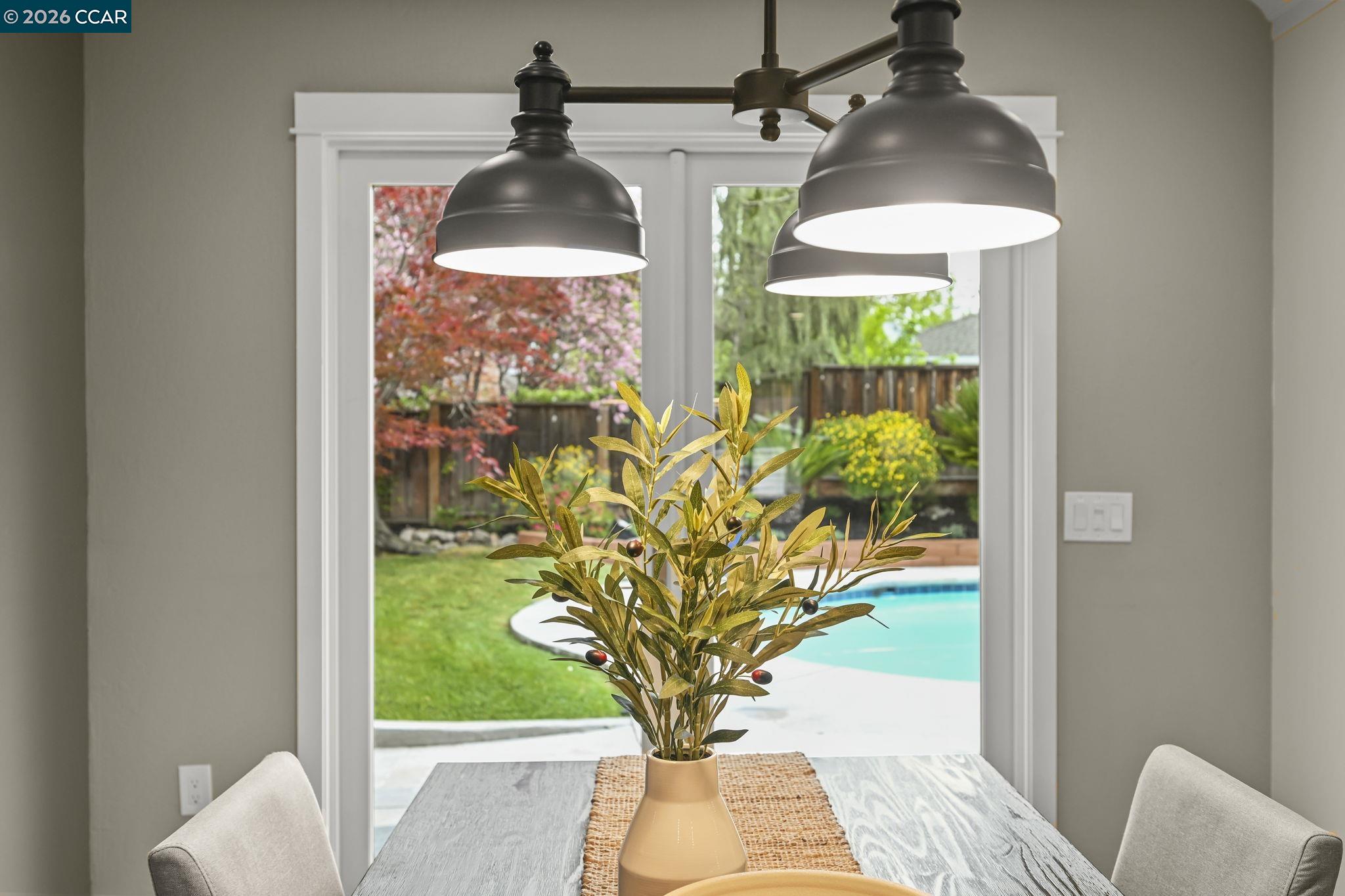 Detail Gallery Image 6 of 36 For 11 Ambleside Ct, Danville,  CA 94526 - 5 Beds | 2/1 Baths