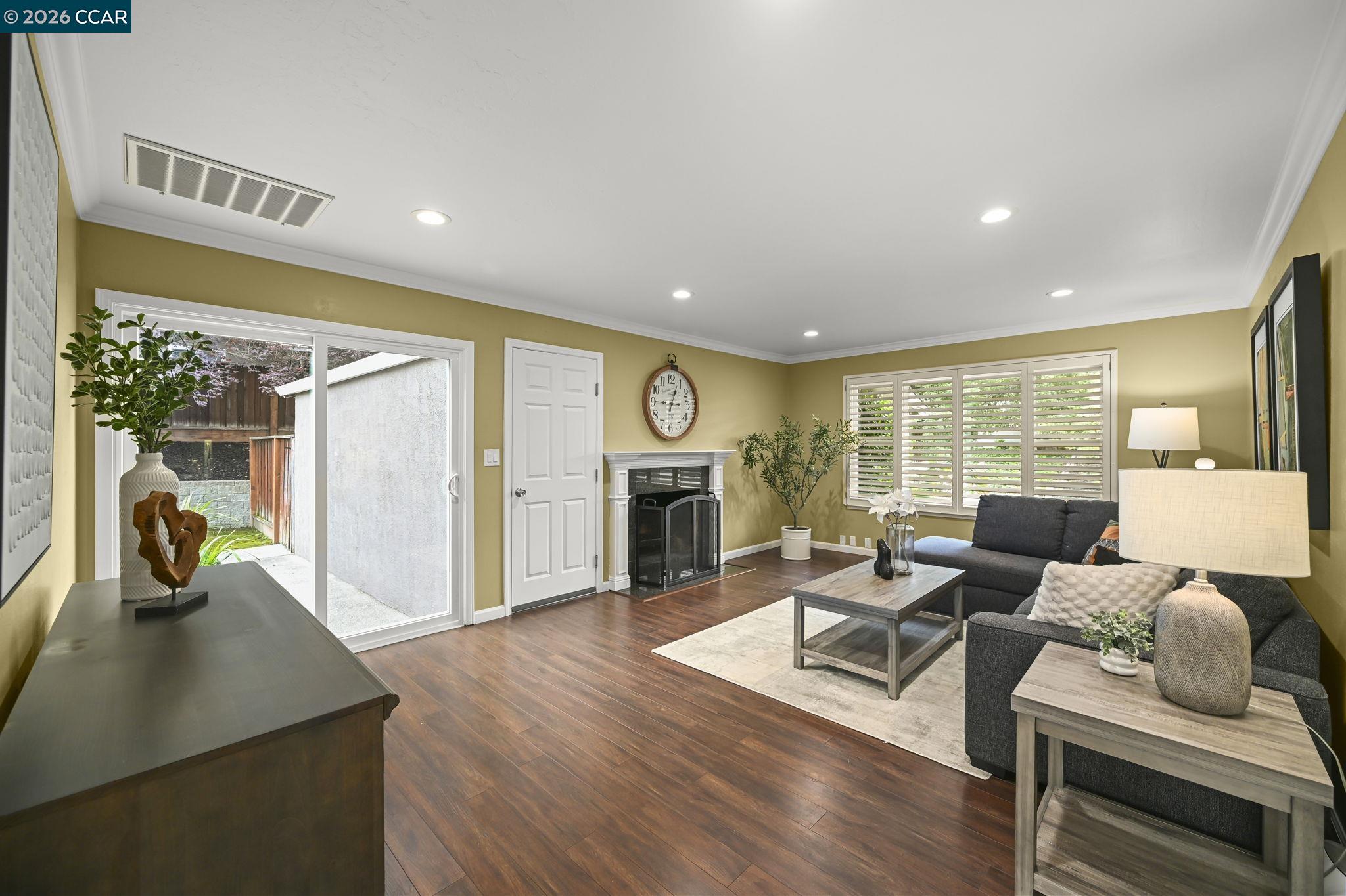 Detail Gallery Image 10 of 36 For 11 Ambleside Ct, Danville,  CA 94526 - 5 Beds | 2/1 Baths