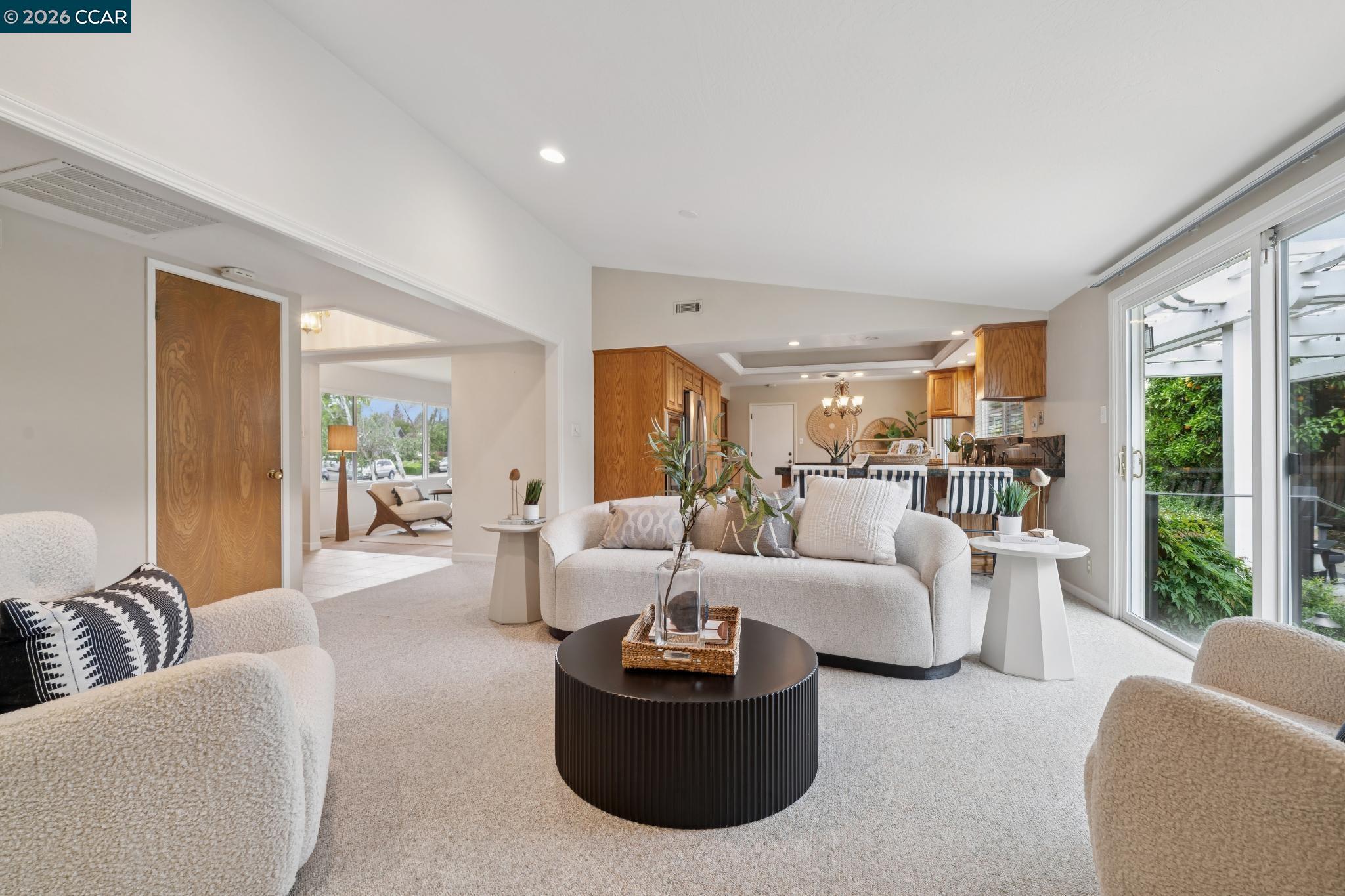 Detail Gallery Image 14 of 36 For 3245 Mckean Dr, Concord,  CA 94518 - 4 Beds | 2 Baths