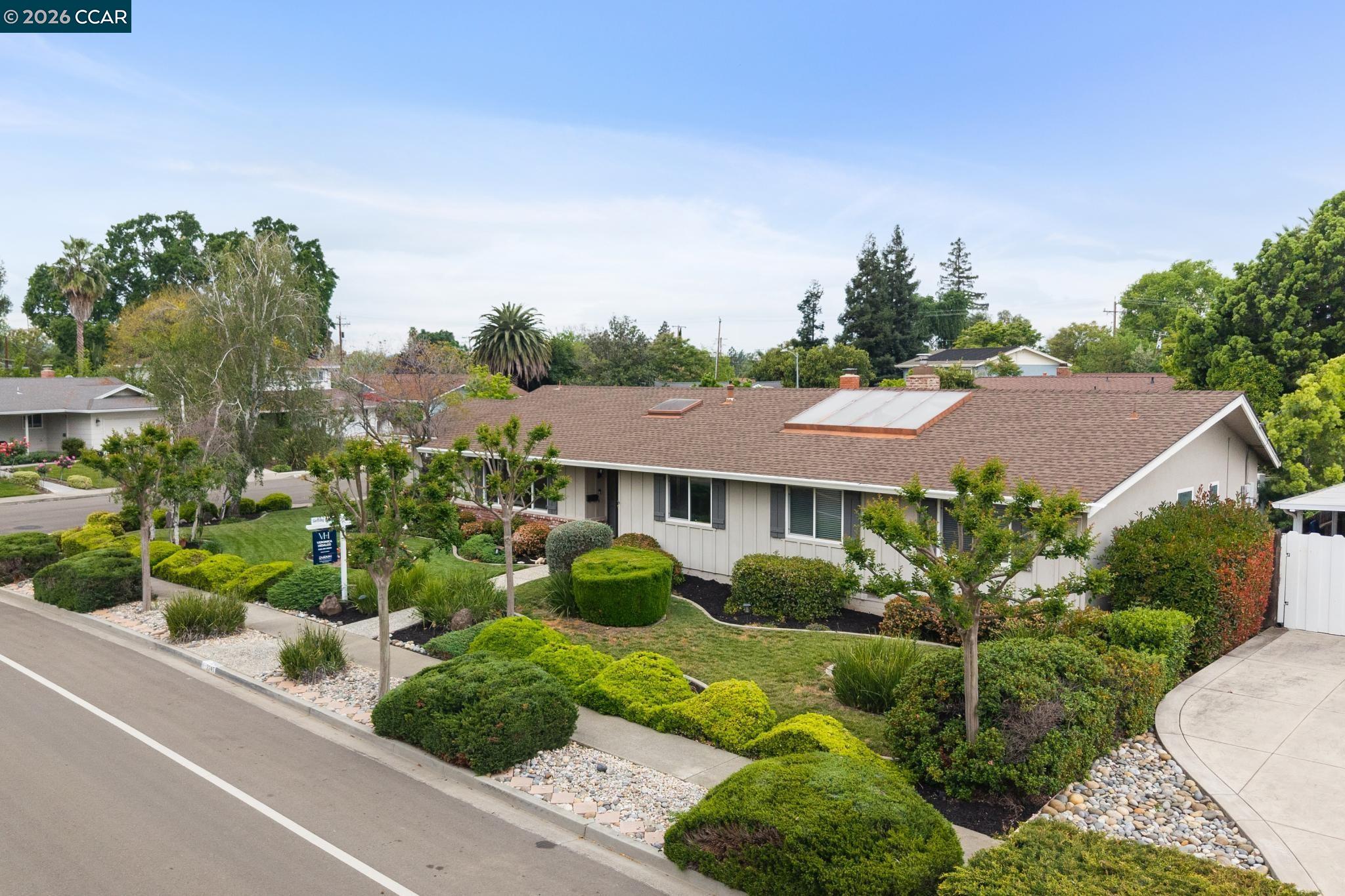 Detail Gallery Image 3 of 36 For 3245 Mckean Dr, Concord,  CA 94518 - 4 Beds | 2 Baths