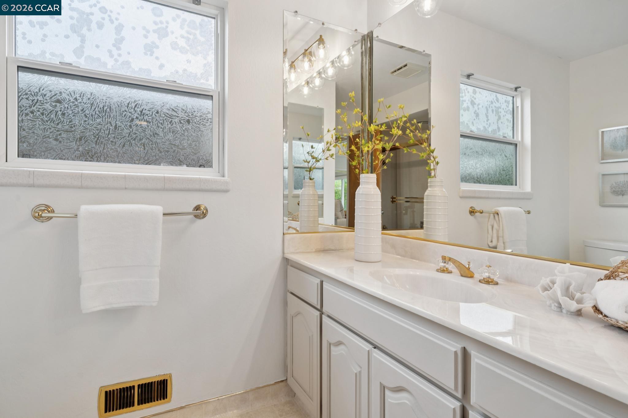 Detail Gallery Image 26 of 36 For 3245 Mckean Dr, Concord,  CA 94518 - 4 Beds | 2 Baths