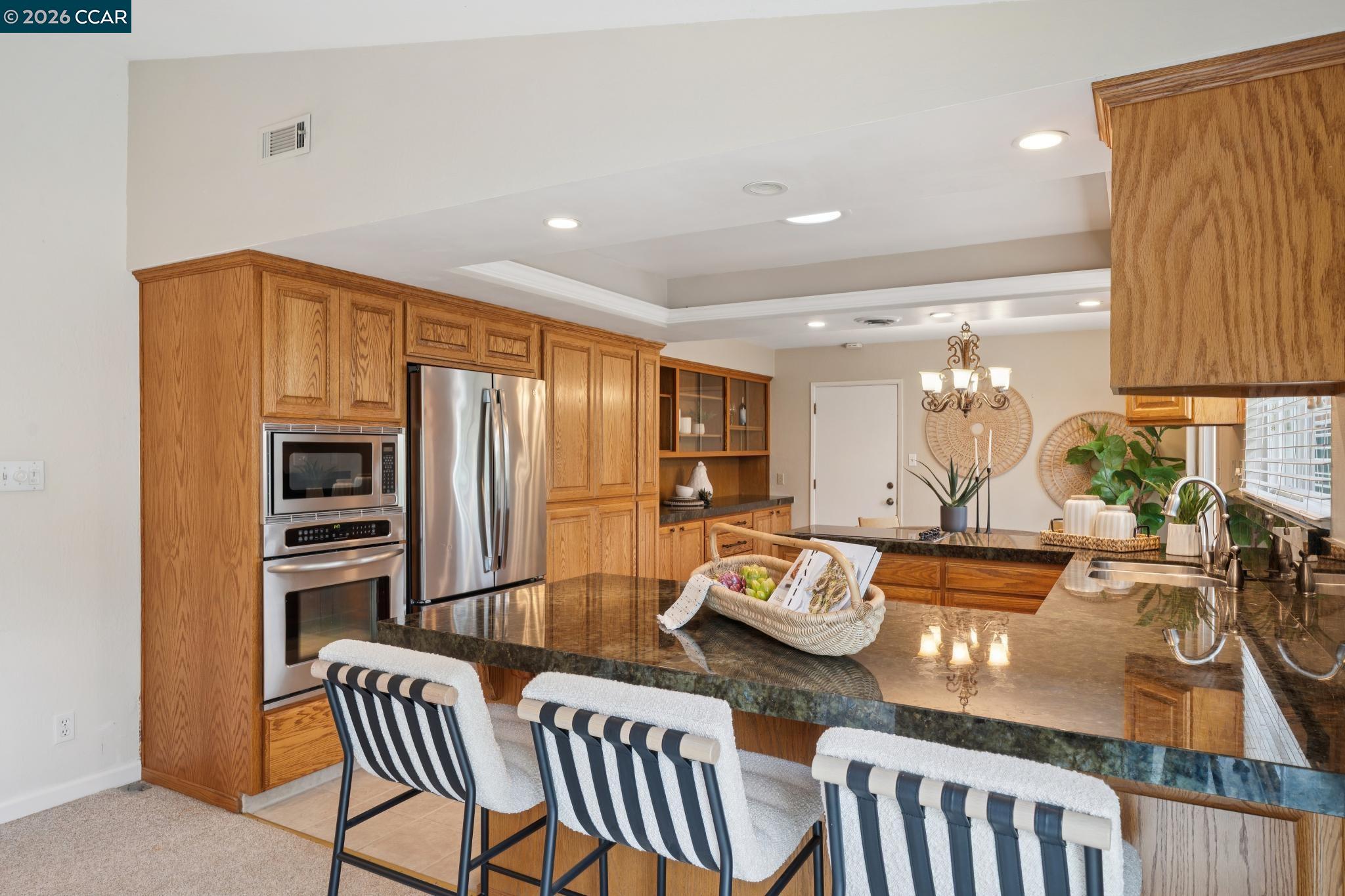 Detail Gallery Image 8 of 36 For 3245 Mckean Dr, Concord,  CA 94518 - 4 Beds | 2 Baths