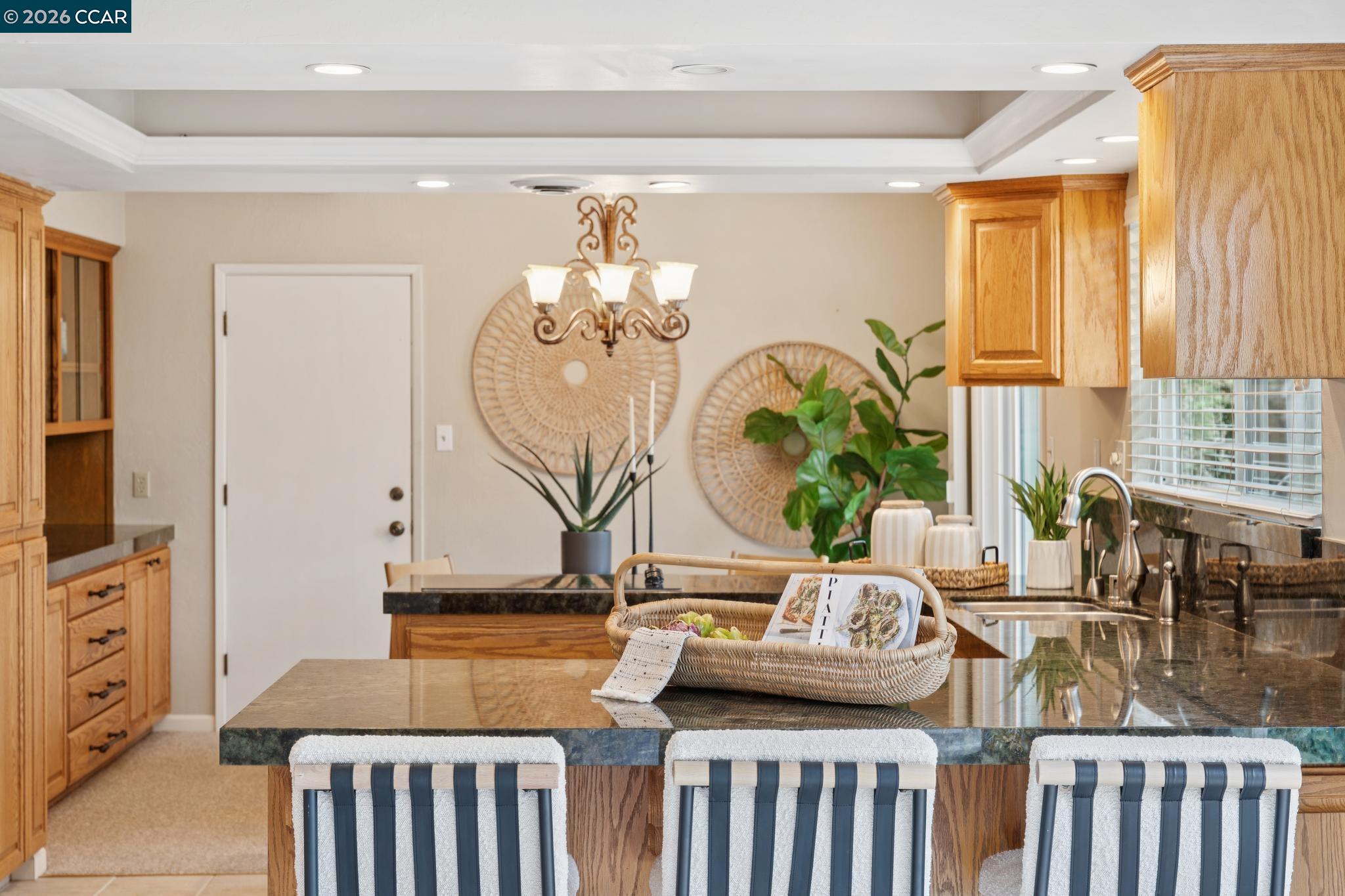 Detail Gallery Image 9 of 36 For 3245 Mckean Dr, Concord,  CA 94518 - 4 Beds | 2 Baths