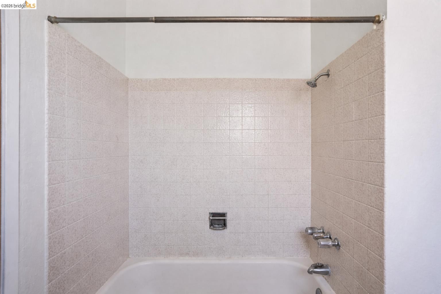 Detail Gallery Image 14 of 36 For 876-880 52nd St, Oakland,  CA 94608 - – Beds | – Baths