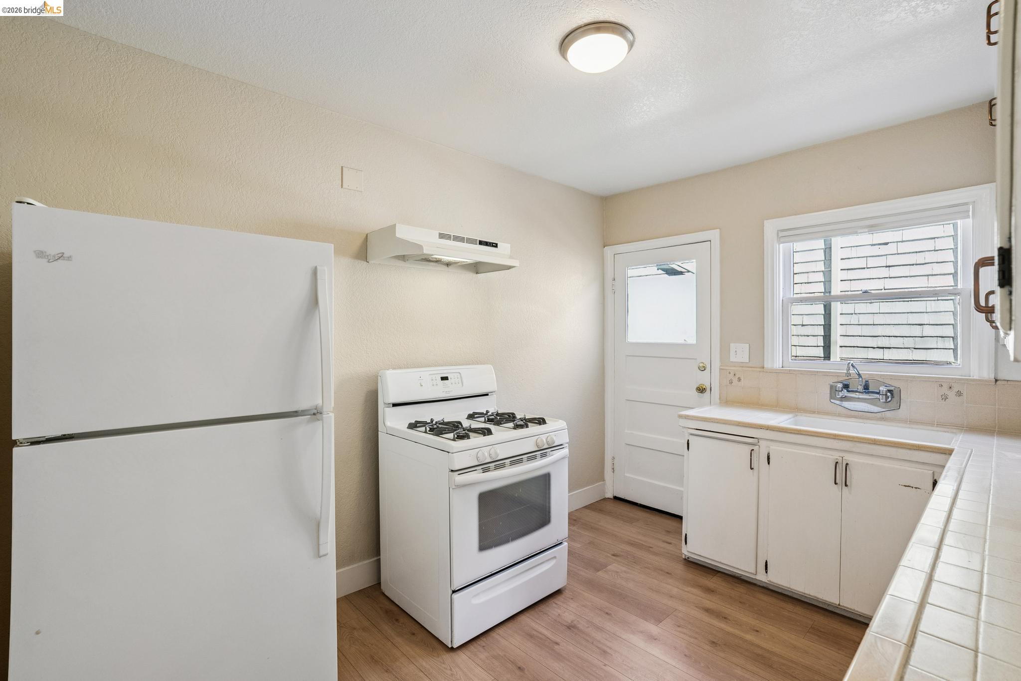 Detail Gallery Image 20 of 36 For 876-880 52nd St, Oakland,  CA 94608 - – Beds | – Baths