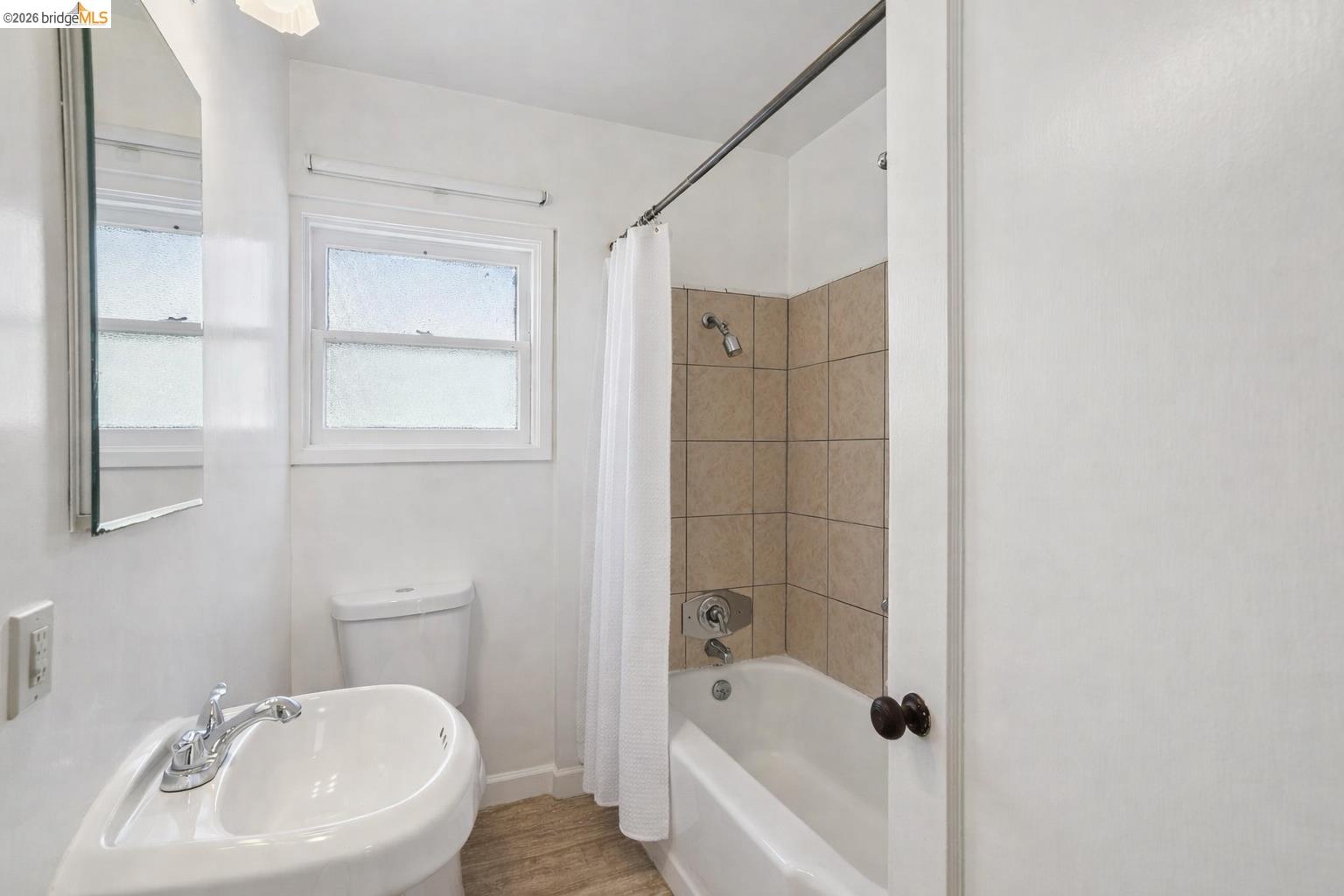Detail Gallery Image 23 of 36 For 876-880 52nd St, Oakland,  CA 94608 - – Beds | – Baths