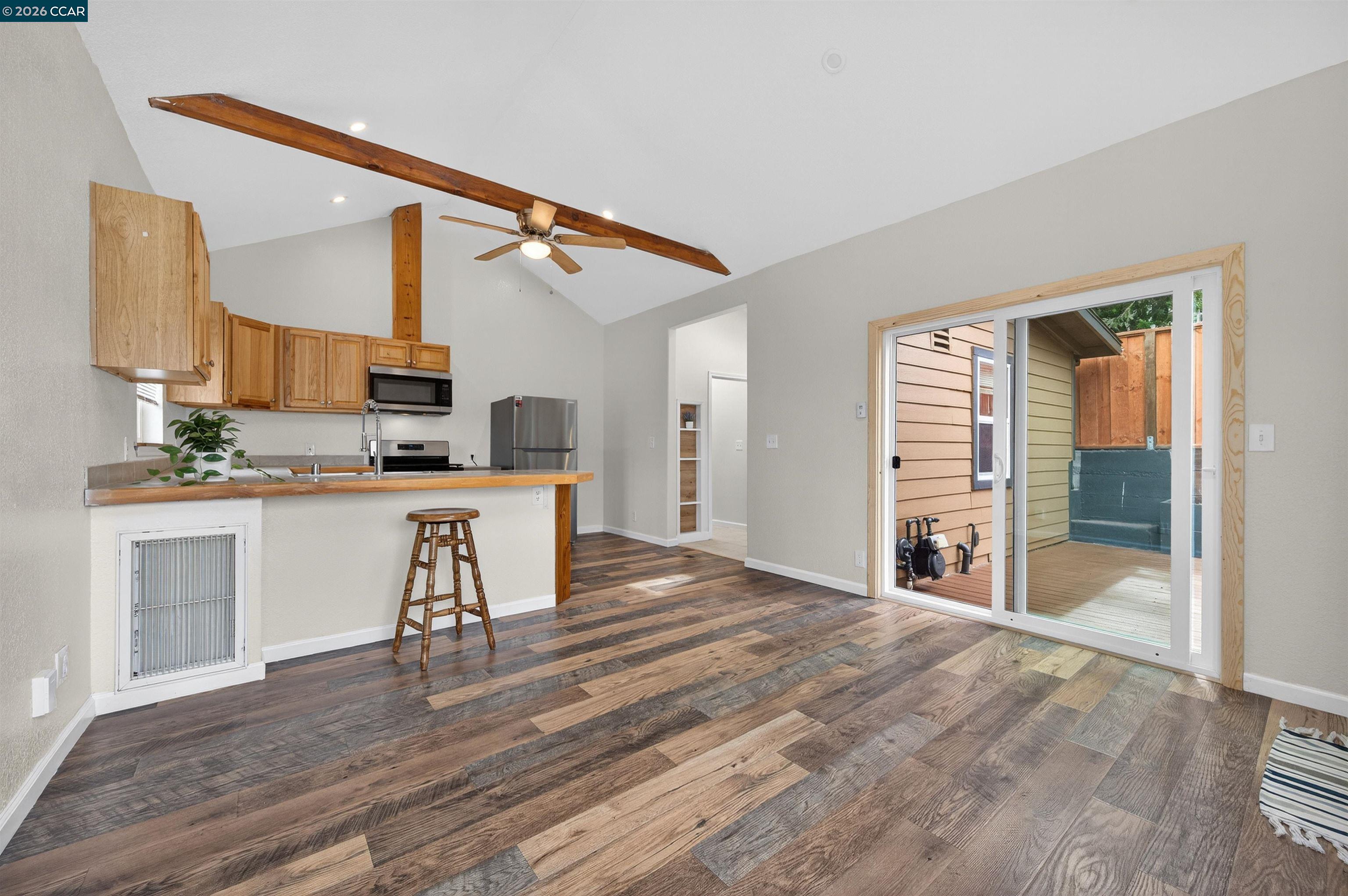 Detail Gallery Image 5 of 26 For 514 Butte St, Vallejo,  CA 94590 - 2 Beds | 2 Baths