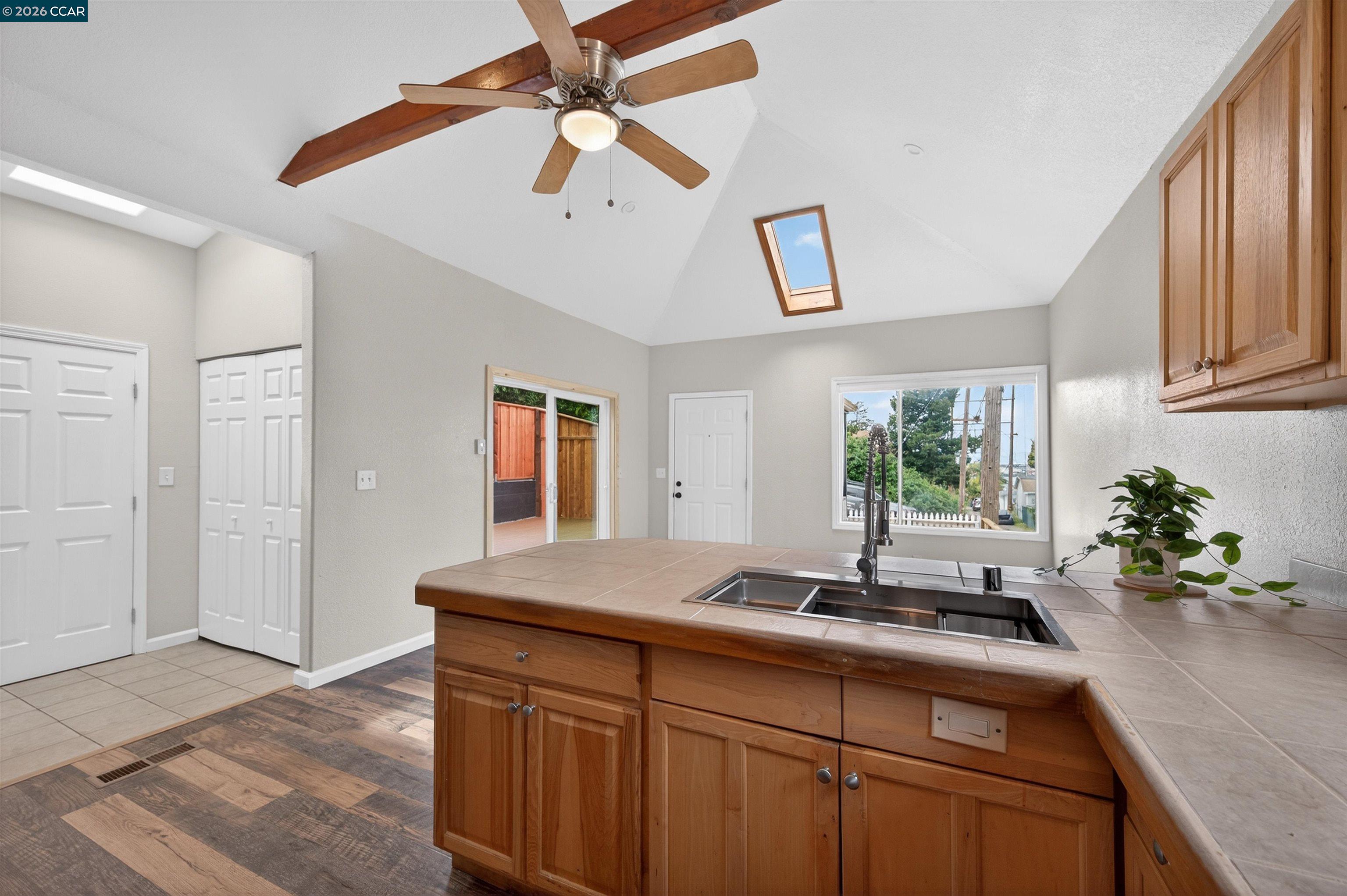 Detail Gallery Image 9 of 26 For 514 Butte St, Vallejo,  CA 94590 - 2 Beds | 2 Baths