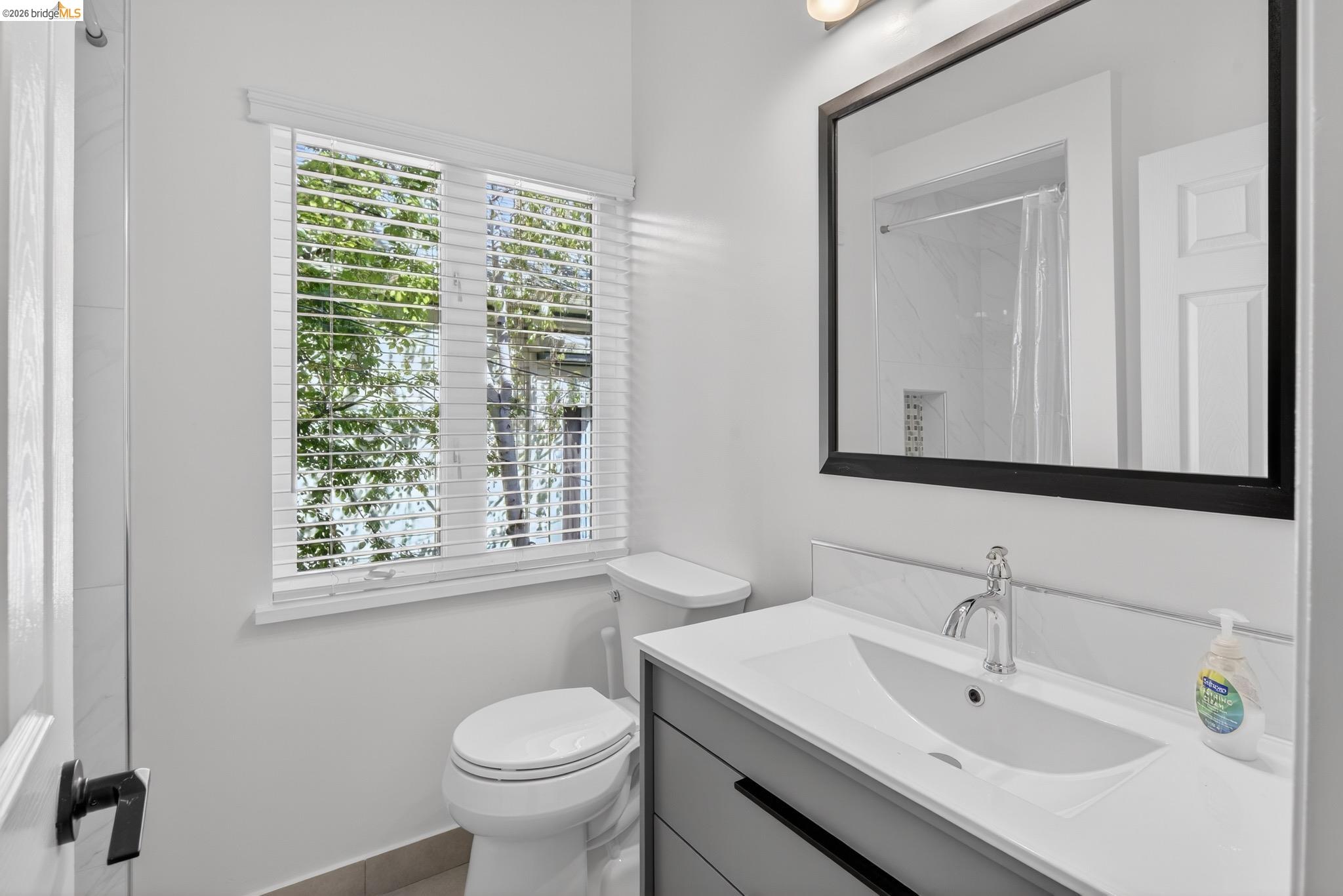 Detail Gallery Image 49 of 60 For 1929 Haste St, Berkeley,  CA 94704 - – Beds | – Baths