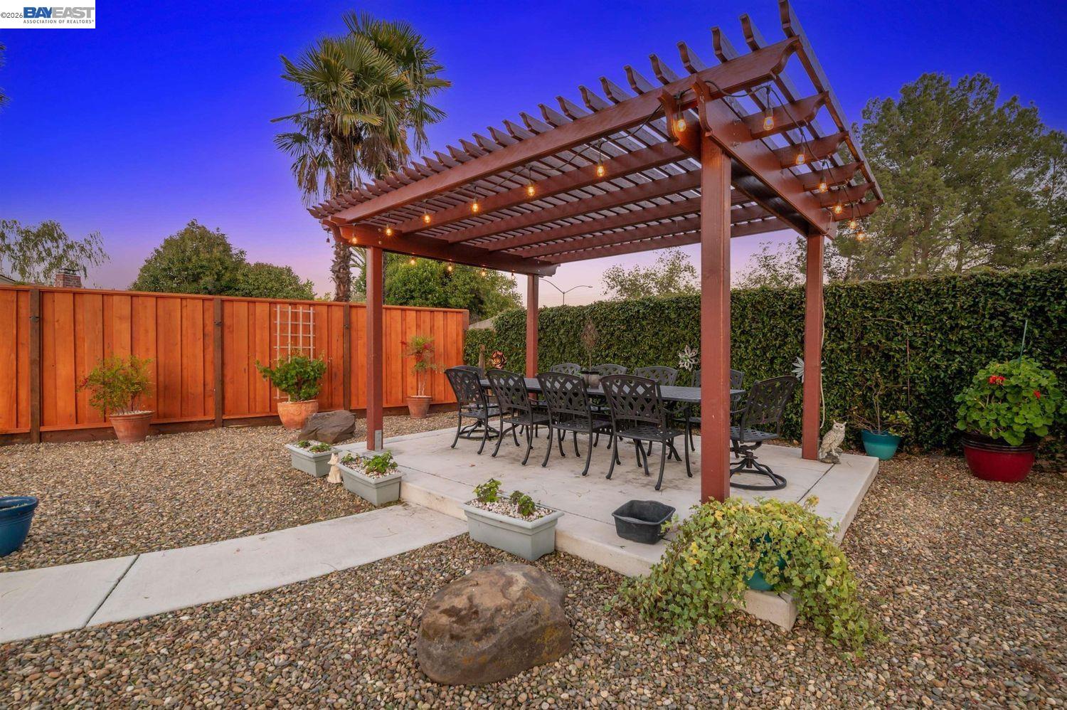 Detail Gallery Image 4 of 44 For 3921 Alma Ct, Pleasanton,  CA 94588 - 4 Beds | 2 Baths