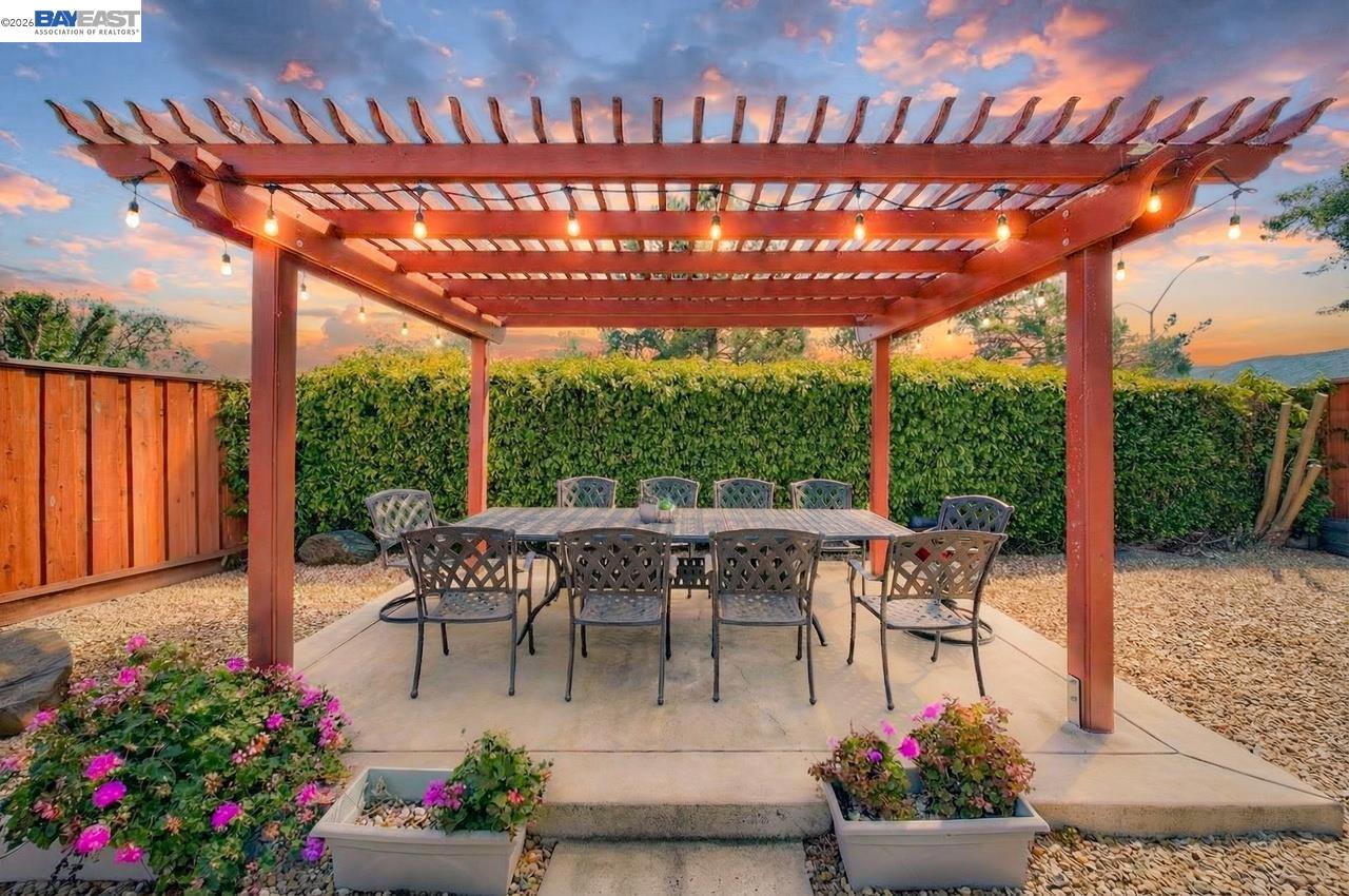 Detail Gallery Image 5 of 44 For 3921 Alma Ct, Pleasanton,  CA 94588 - 4 Beds | 2 Baths