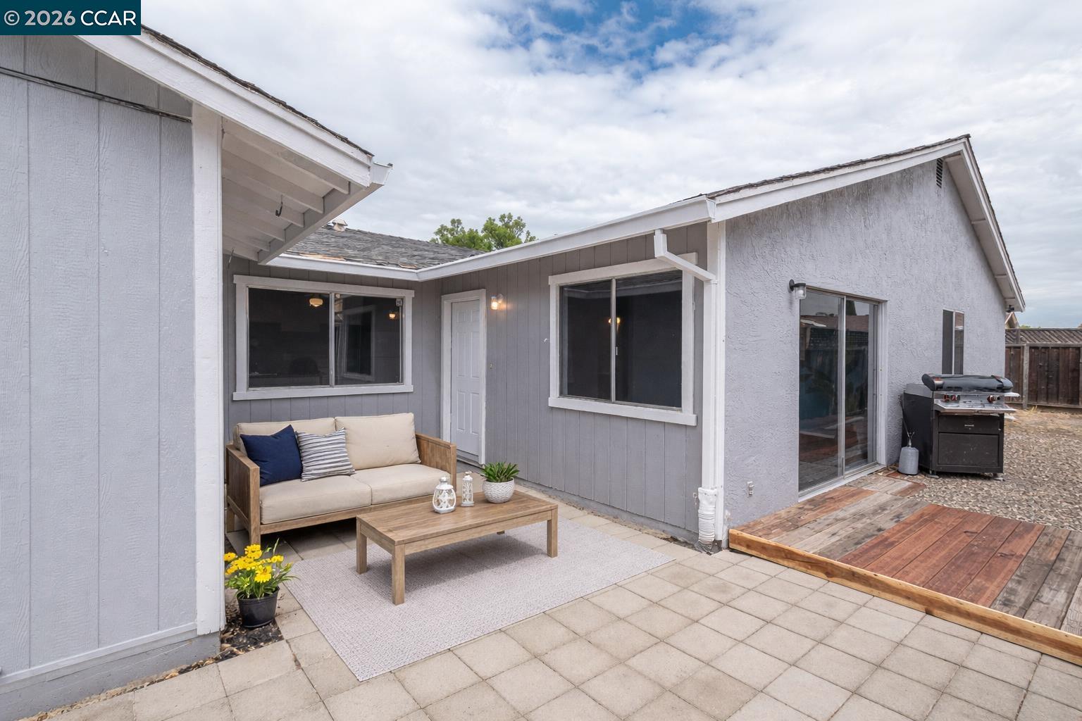 Detail Gallery Image 2 of 26 For 1730 Springwood Way, Antioch,  CA 94509 - 3 Beds | 2 Baths