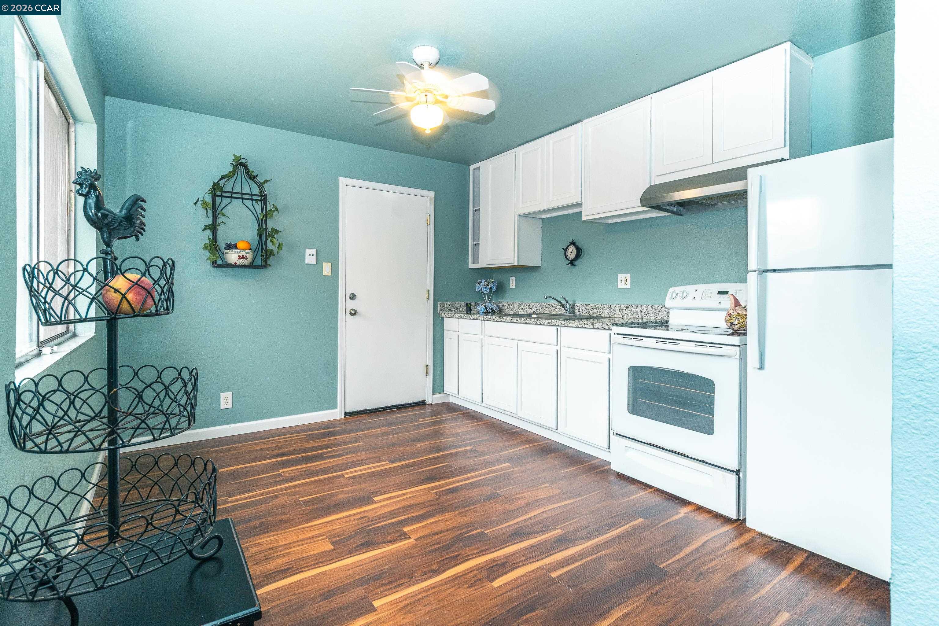 Detail Gallery Image 10 of 26 For 1730 Springwood Way, Antioch,  CA 94509 - 3 Beds | 2 Baths