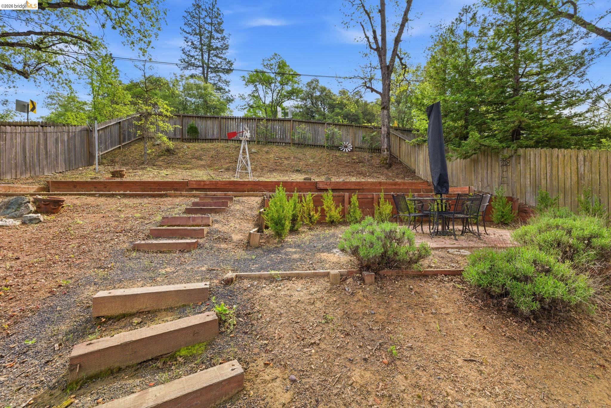 Detail Gallery Image 11 of 60 For 20575 Lori Ln, Sonora,  CA 95370 - 4 Beds | 3 Baths