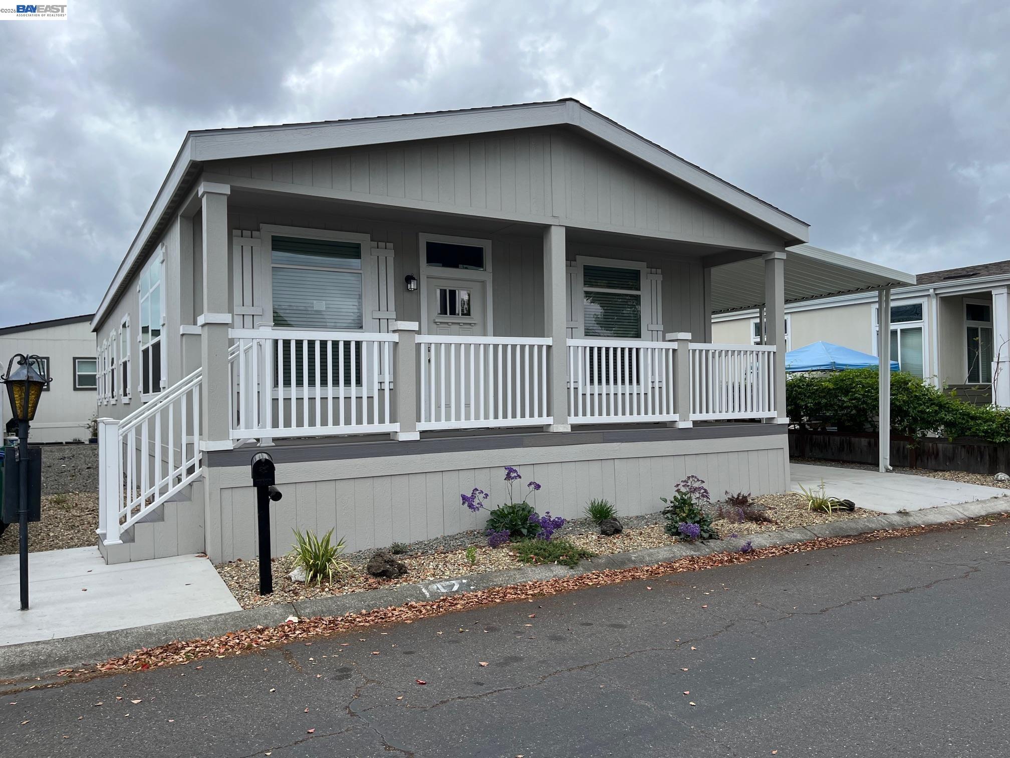 Front Image Thumbnail for BE41129275