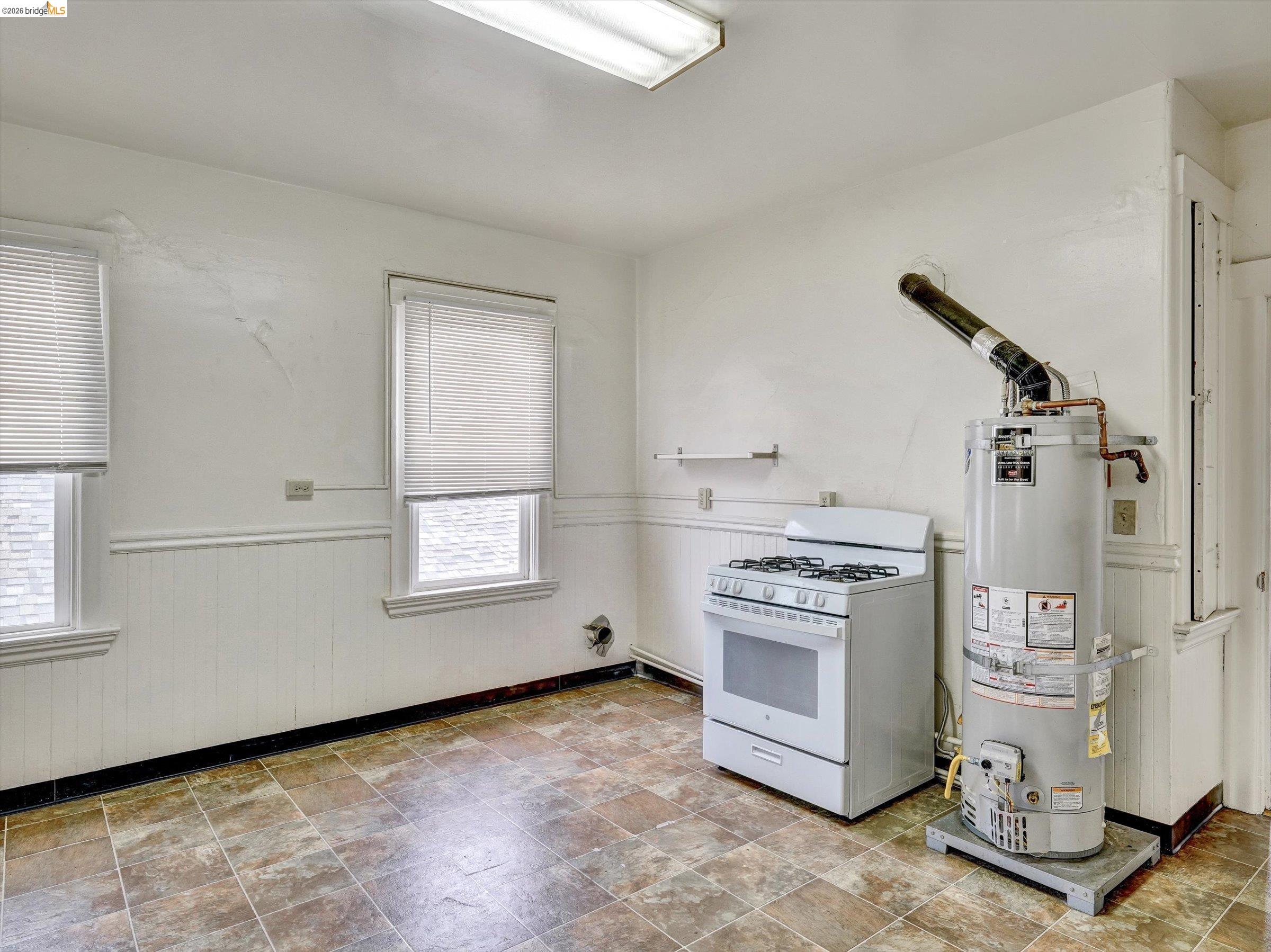 Detail Gallery Image 36 of 60 For 820 52nd St, Oakland,  CA 94608 - – Beds | – Baths