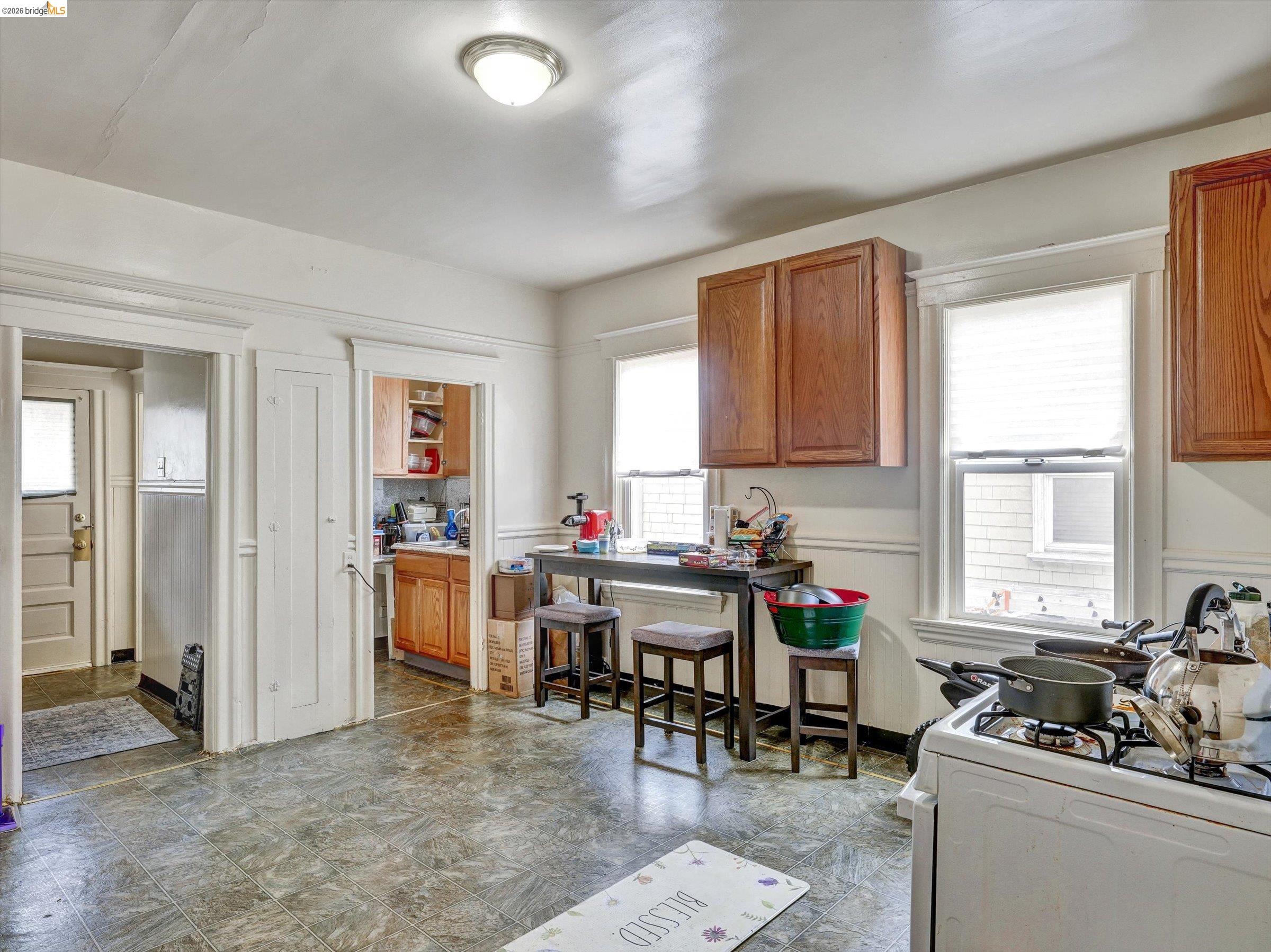 Detail Gallery Image 7 of 60 For 820 52nd St, Oakland,  CA 94608 - – Beds | – Baths