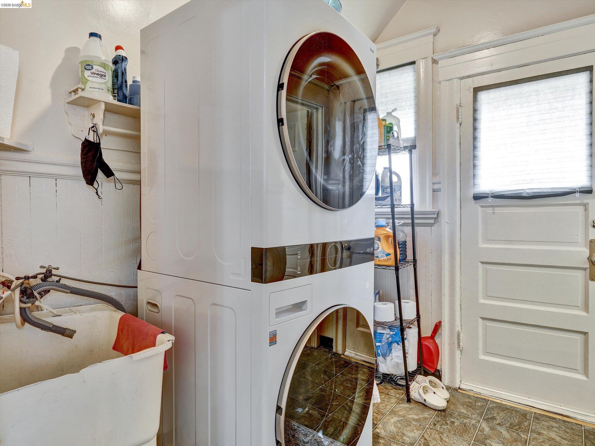 Detail Gallery Image 10 of 60 For 820 52nd St, Oakland,  CA 94608 - – Beds | – Baths