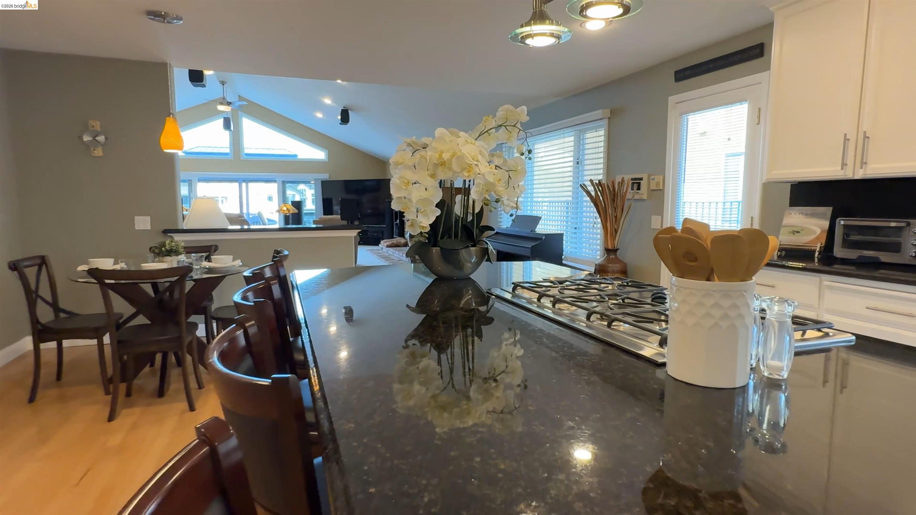 Detail Gallery Image 14 of 32 For 91 Shell Pl, Discovery Bay,  CA 94505 - 4 Beds | 2/1 Baths