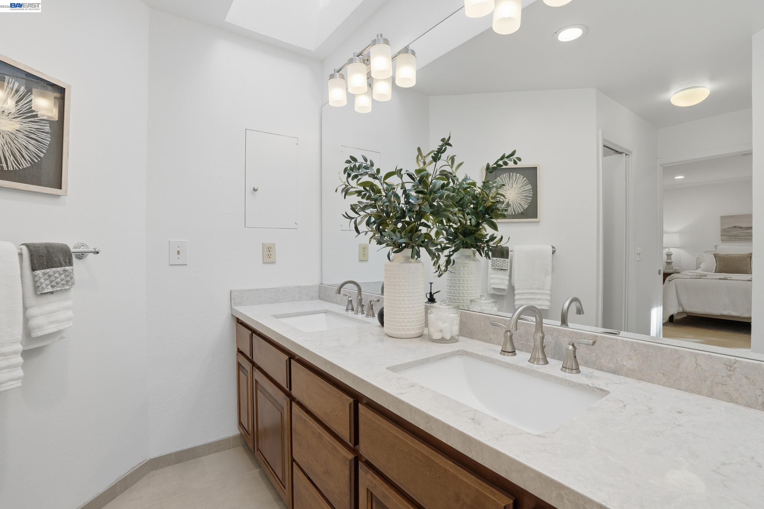 Detail Gallery Image 17 of 32 For 2402 Royal Oaks Drive, Alamo,  CA 94507 - 4 Beds | 2 Baths