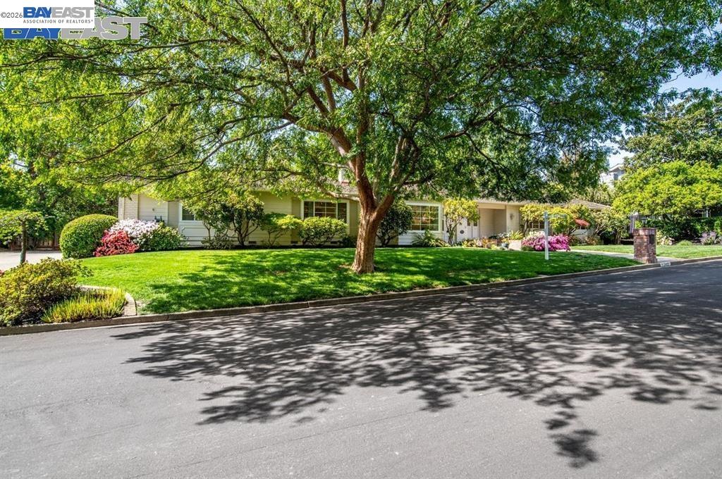 Detail Gallery Image 28 of 32 For 2402 Royal Oaks Drive, Alamo,  CA 94507 - 4 Beds | 2 Baths