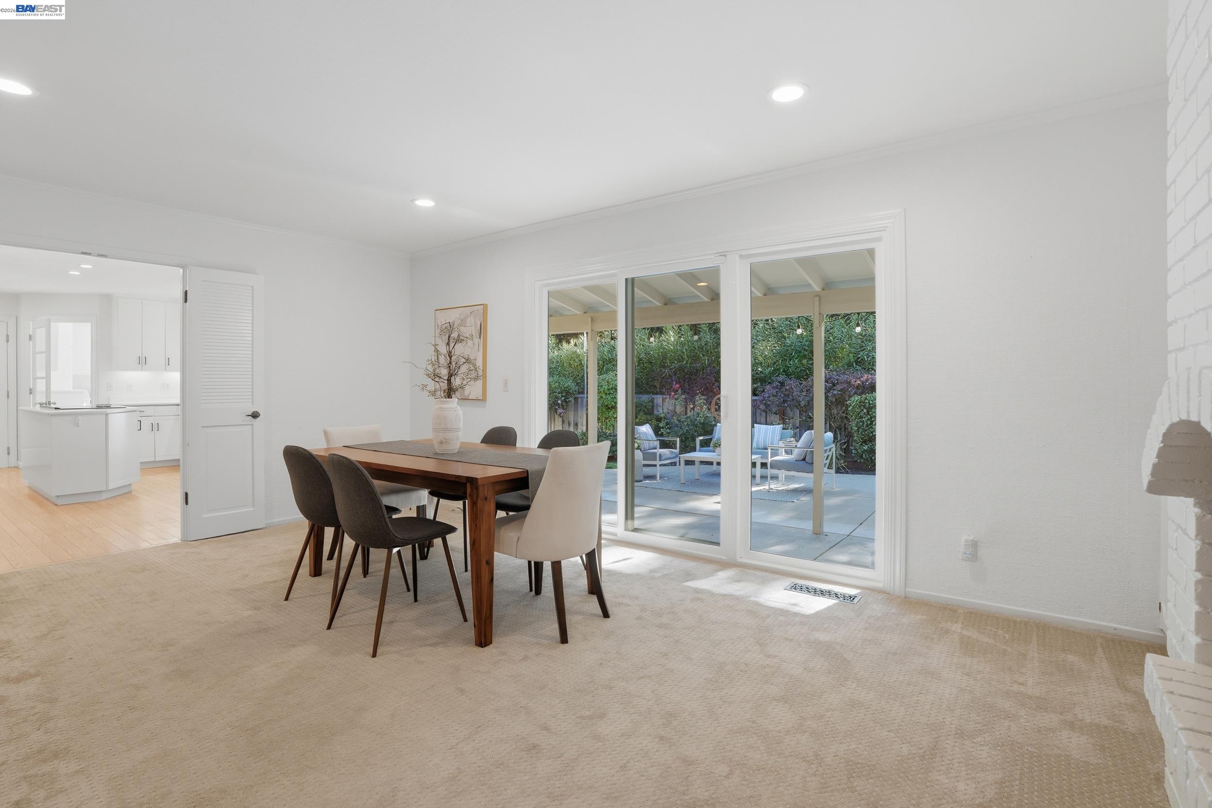 Detail Gallery Image 5 of 32 For 2402 Royal Oaks Drive, Alamo,  CA 94507 - 4 Beds | 2 Baths