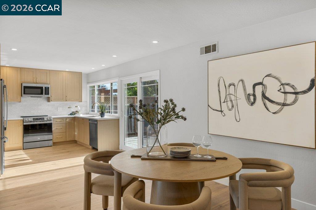 Detail Gallery Image 12 of 33 For 51 Sota Pl, San Ramon,  CA 94583 - 4 Beds | 2 Baths