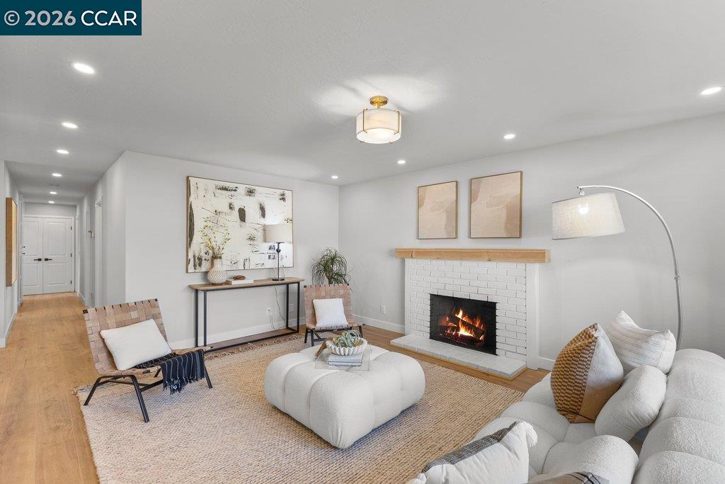 Detail Gallery Image 4 of 33 For 51 Sota Pl, San Ramon,  CA 94583 - 4 Beds | 2 Baths