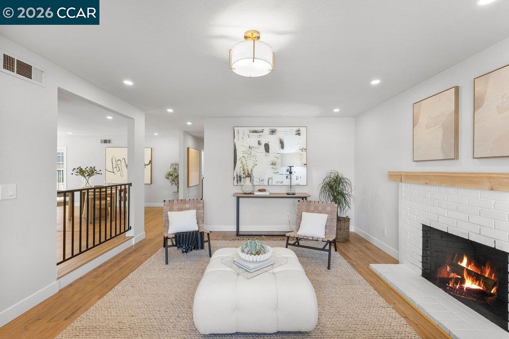 Detail Gallery Image 5 of 33 For 51 Sota Pl, San Ramon,  CA 94583 - 4 Beds | 2 Baths