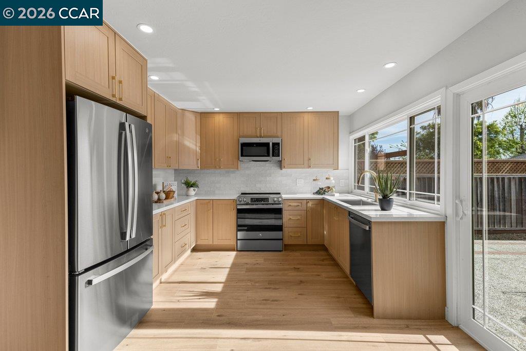 Detail Gallery Image 6 of 33 For 51 Sota Pl, San Ramon,  CA 94583 - 4 Beds | 2 Baths