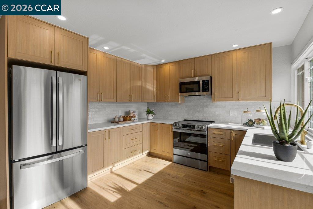 Detail Gallery Image 9 of 33 For 51 Sota Pl, San Ramon,  CA 94583 - 4 Beds | 2 Baths