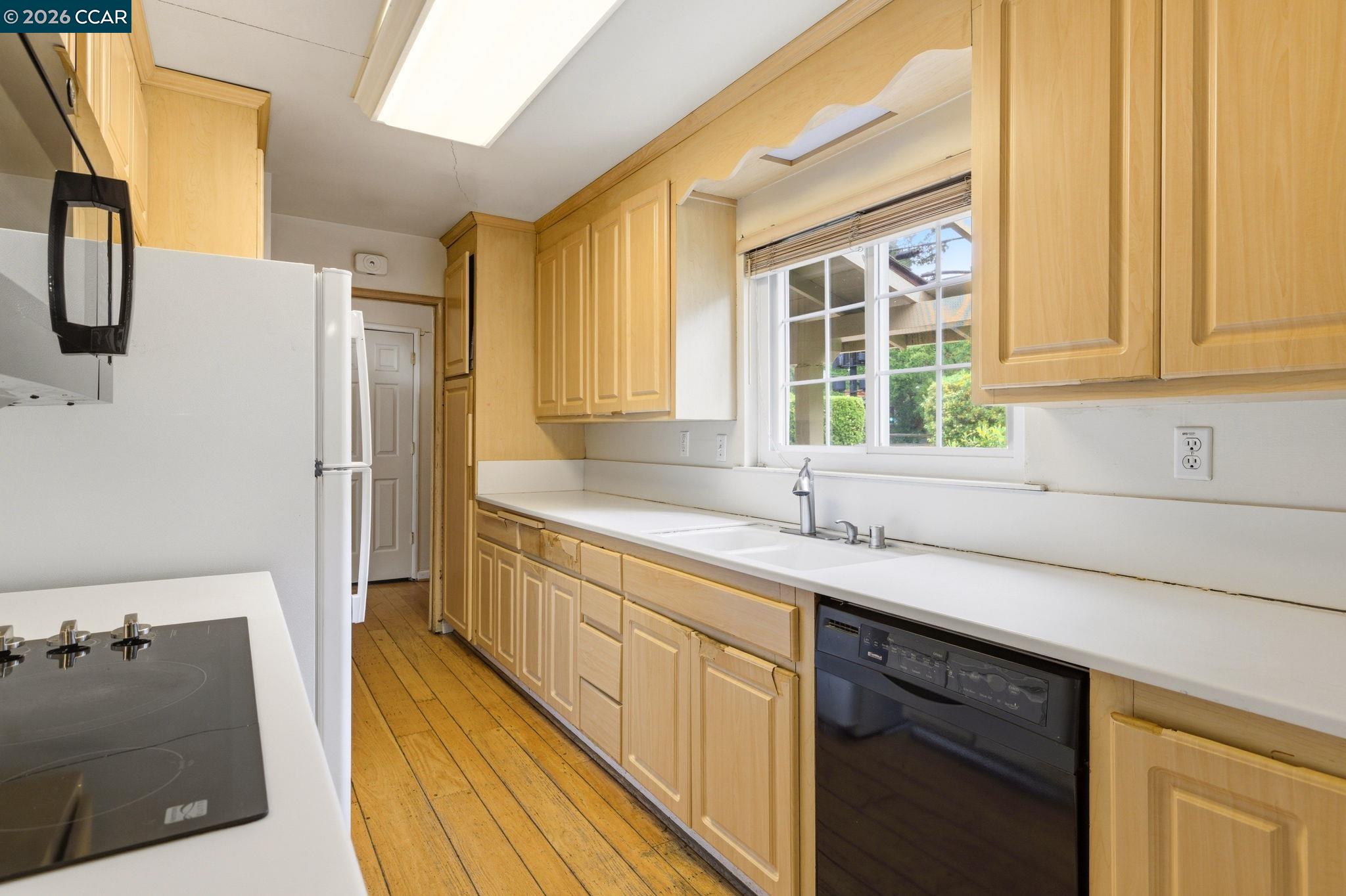 Detail Gallery Image 8 of 28 For 829 Reliez Station Rd, Lafayette,  CA 94549 - 4 Beds | 2/1 Baths