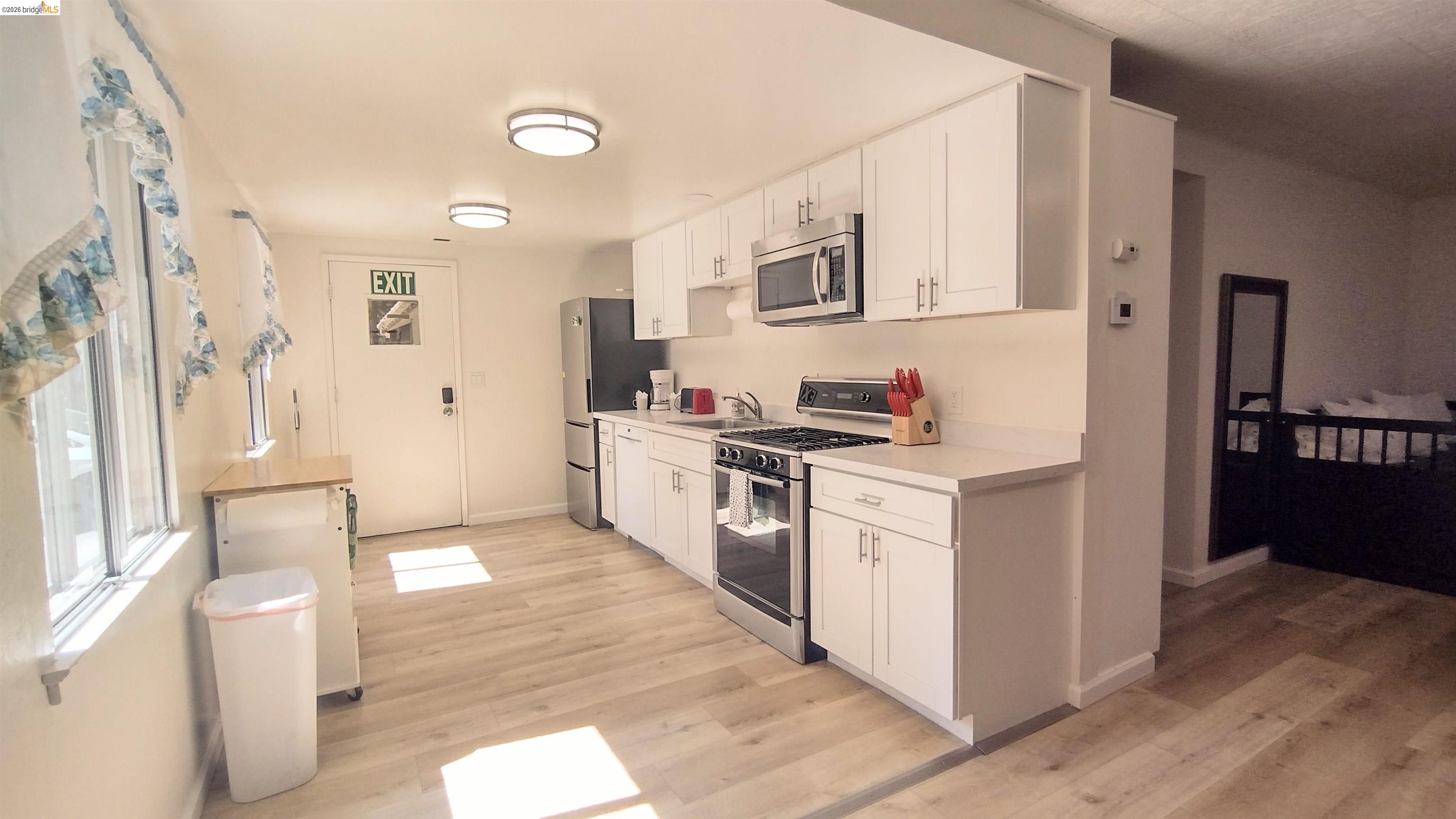 Detail Gallery Image 6 of 27 For 1098 4th St, South Lake Tahoe,  CA 96150 - 2 Beds | 2 Baths