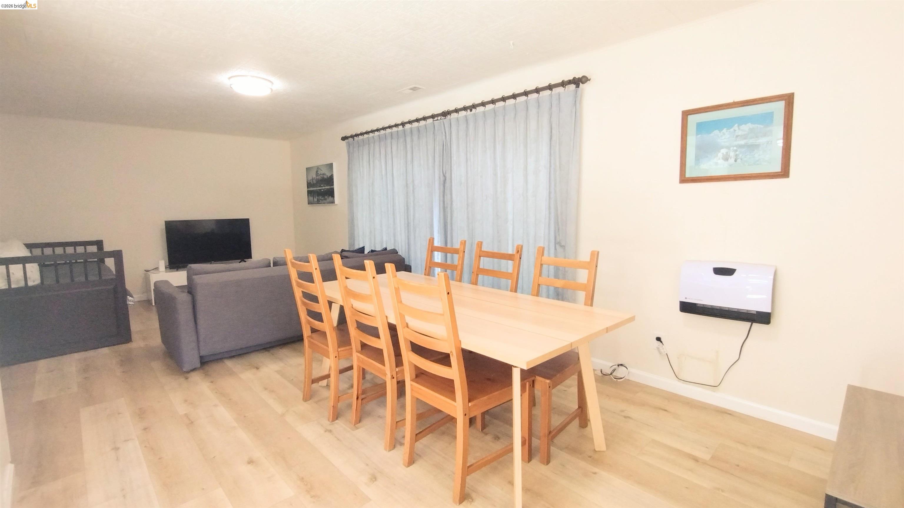 Detail Gallery Image 8 of 27 For 1098 4th St, South Lake Tahoe,  CA 96150 - 2 Beds | 2 Baths