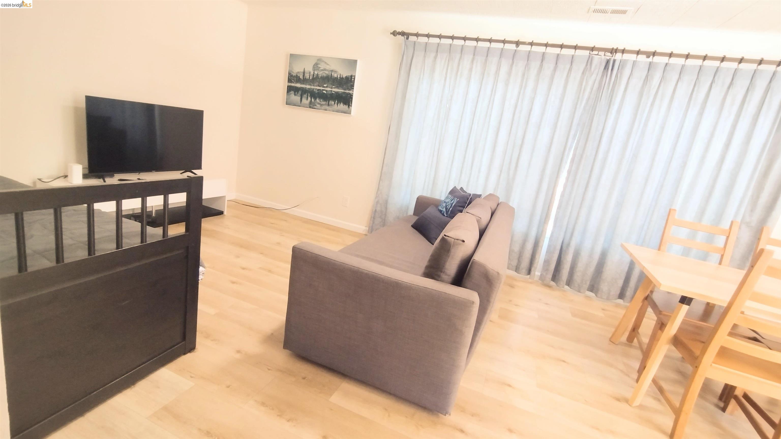 Detail Gallery Image 9 of 27 For 1098 4th St, South Lake Tahoe,  CA 96150 - 2 Beds | 2 Baths