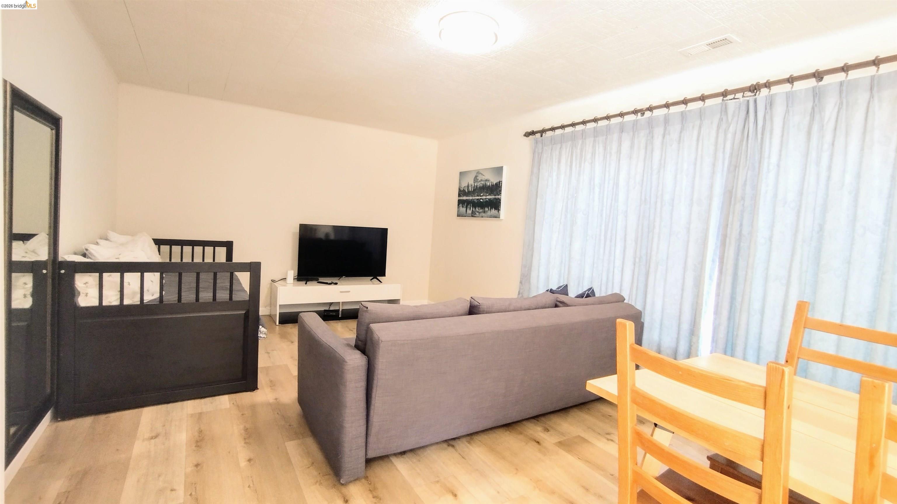 Detail Gallery Image 10 of 27 For 1098 4th St, South Lake Tahoe,  CA 96150 - 2 Beds | 2 Baths