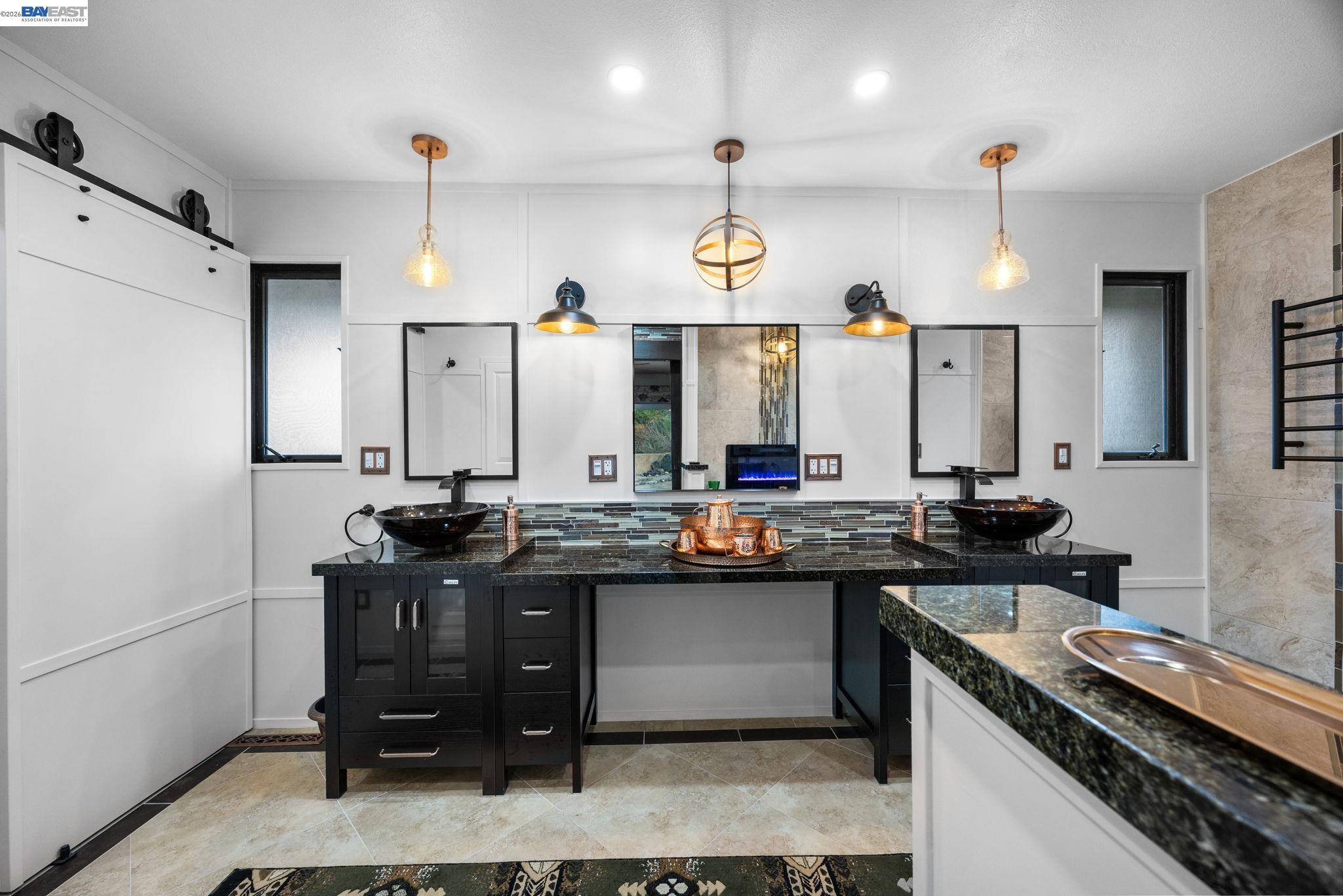 Detail Gallery Image 13 of 42 For 699 Fiesta Pl, Hayward,  CA 94544 - 4 Beds | 2/1 Baths