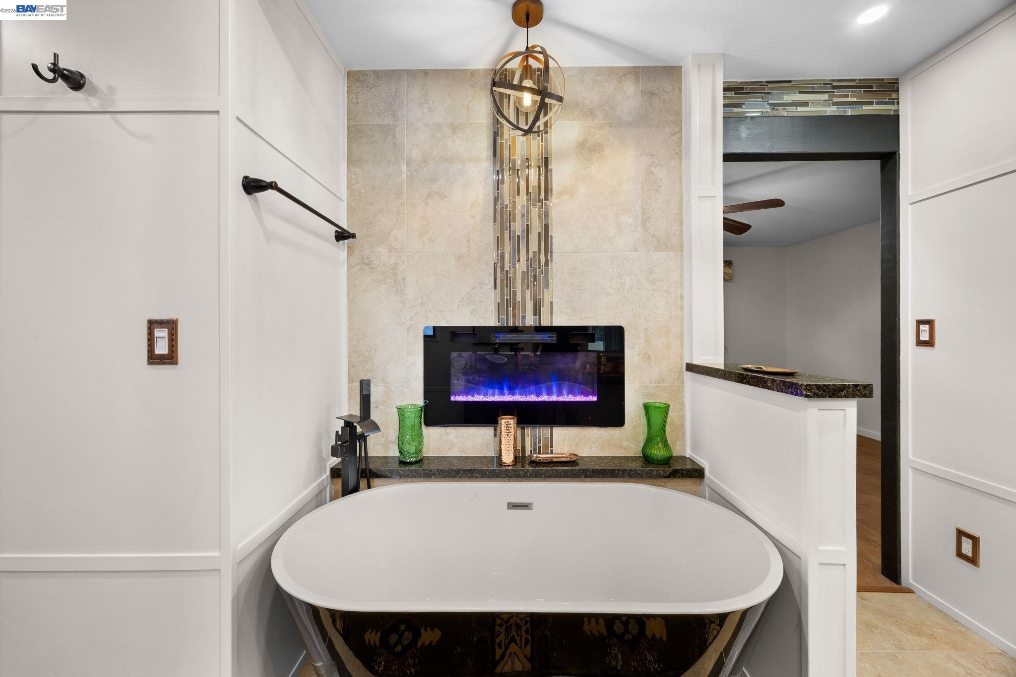 Detail Gallery Image 15 of 42 For 699 Fiesta Pl, Hayward,  CA 94544 - 4 Beds | 2/1 Baths