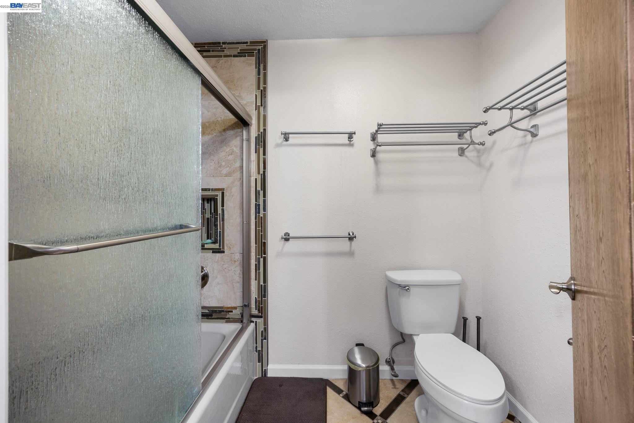 Detail Gallery Image 24 of 42 For 699 Fiesta Pl, Hayward,  CA 94544 - 4 Beds | 2/1 Baths