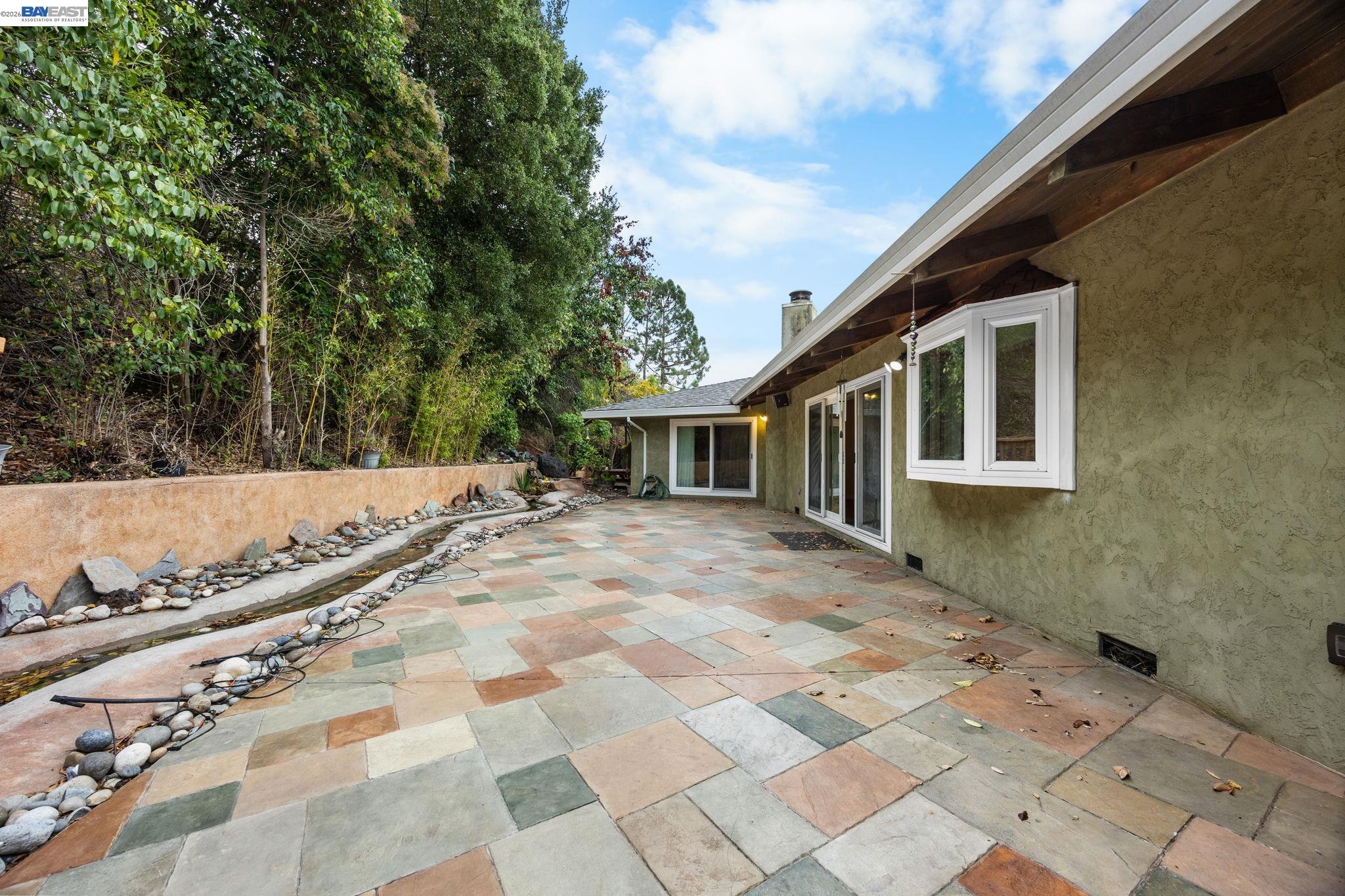 Detail Gallery Image 30 of 42 For 699 Fiesta Pl, Hayward,  CA 94544 - 4 Beds | 2/1 Baths