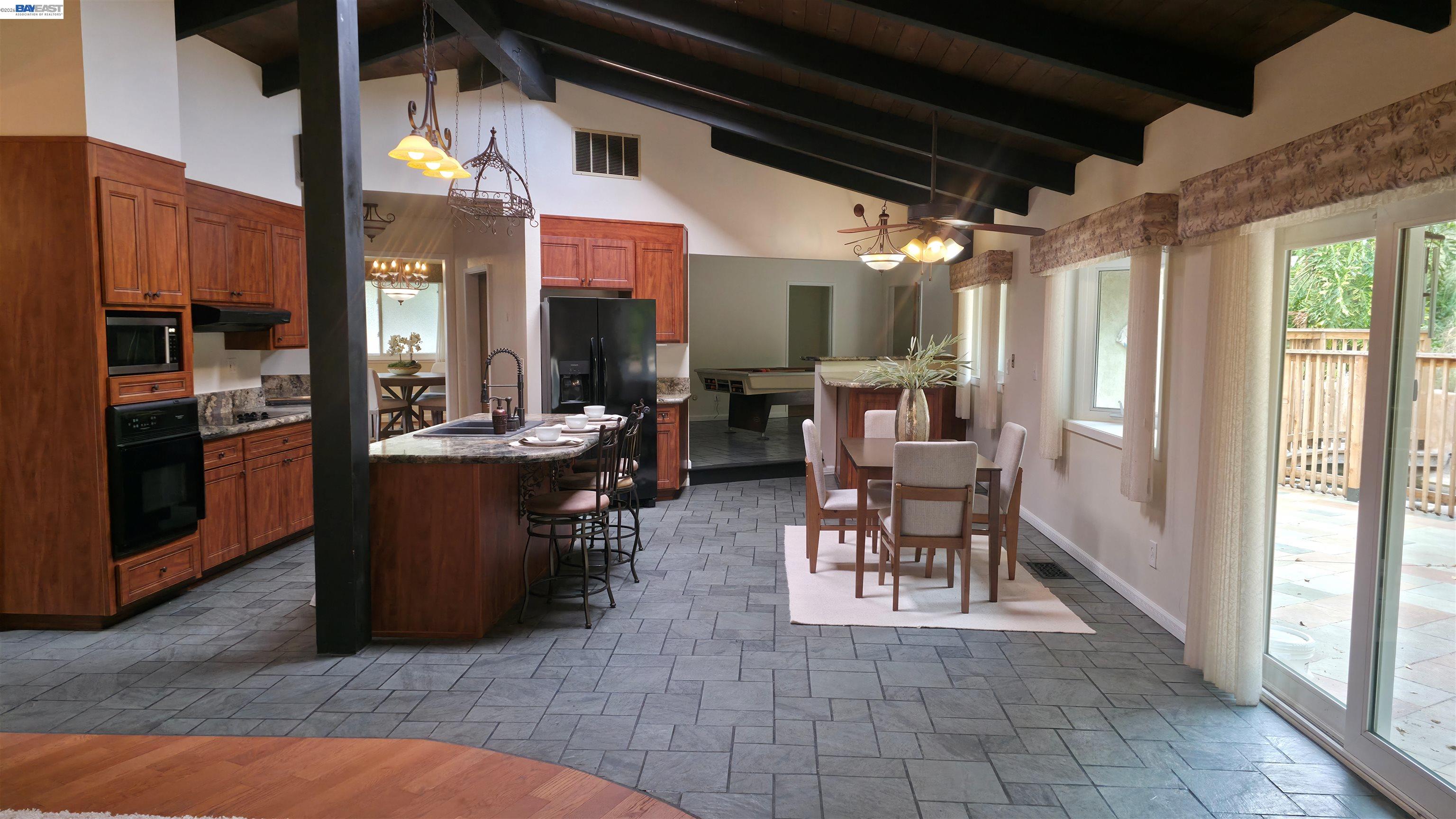 Detail Gallery Image 9 of 42 For 699 Fiesta Pl, Hayward,  CA 94544 - 4 Beds | 2/1 Baths