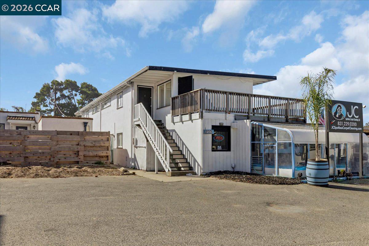 Detail Gallery Image 9 of 12 For 1230 Del Monte Ave, Monterey,  CA 93940 - – Beds | – Baths