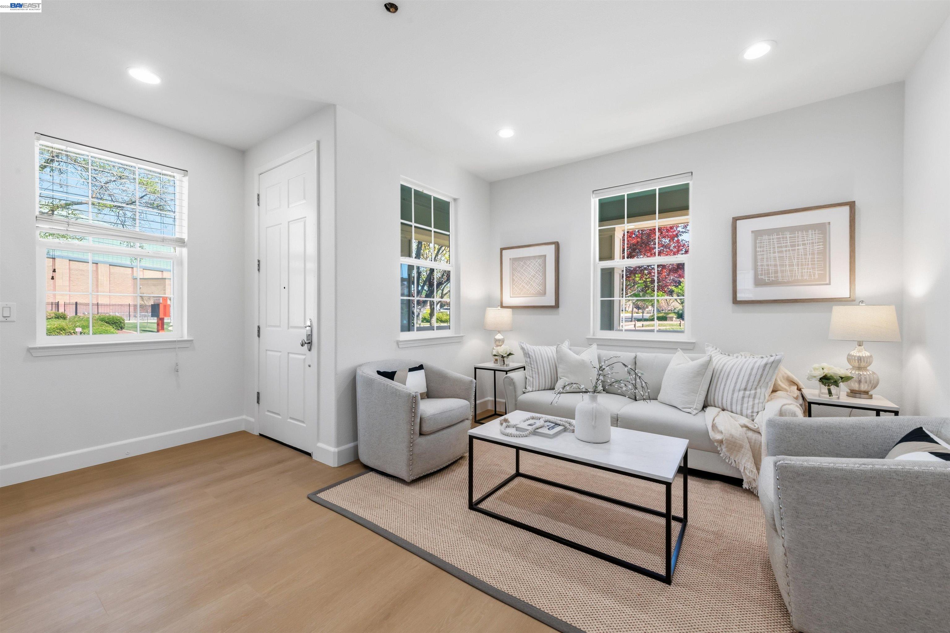 Detail Gallery Image 14 of 44 For 4978 Houlton Ct, Dublin,  CA 94568 - 5 Beds | 3/1 Baths