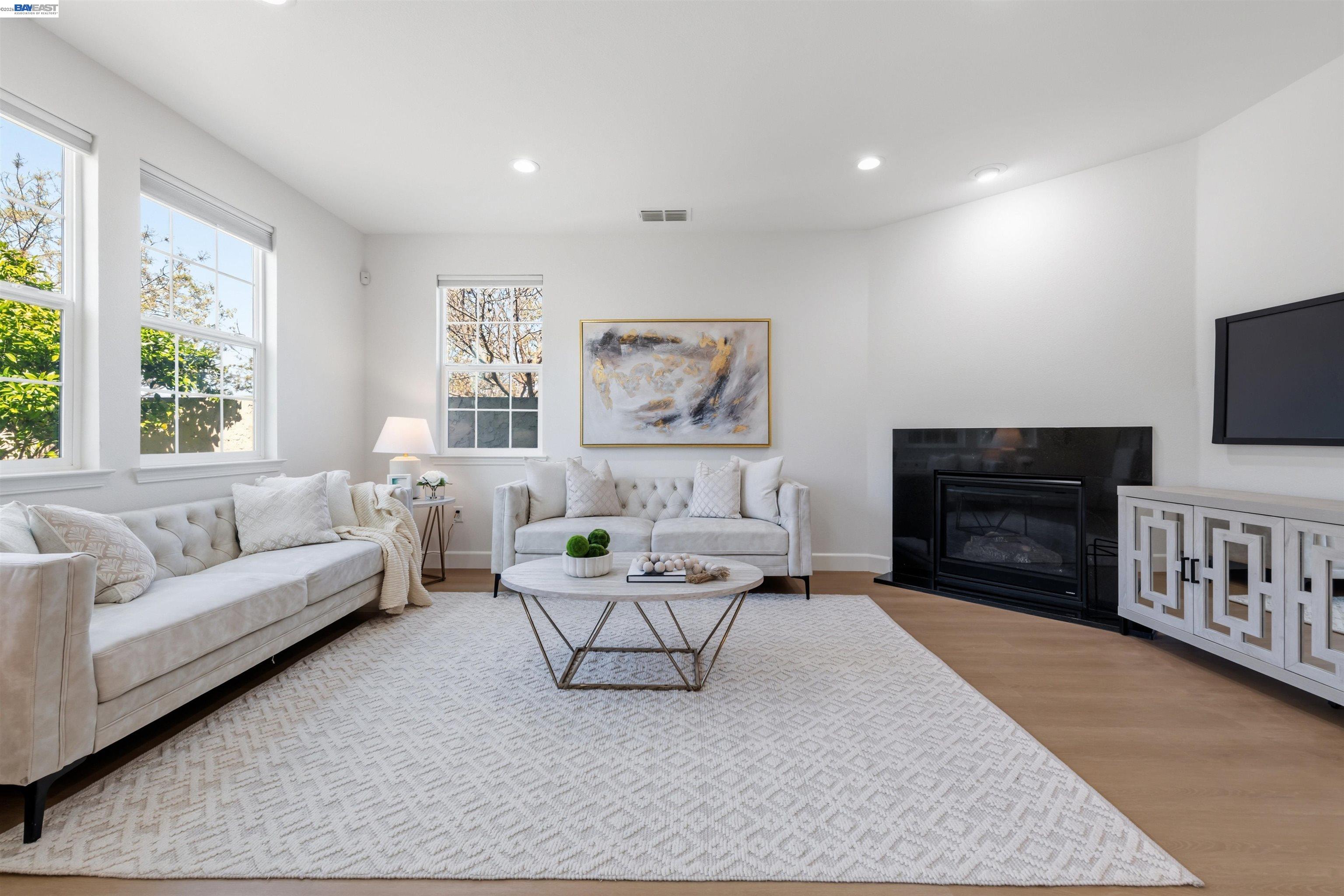 Detail Gallery Image 3 of 44 For 4978 Houlton Ct, Dublin,  CA 94568 - 5 Beds | 3/1 Baths