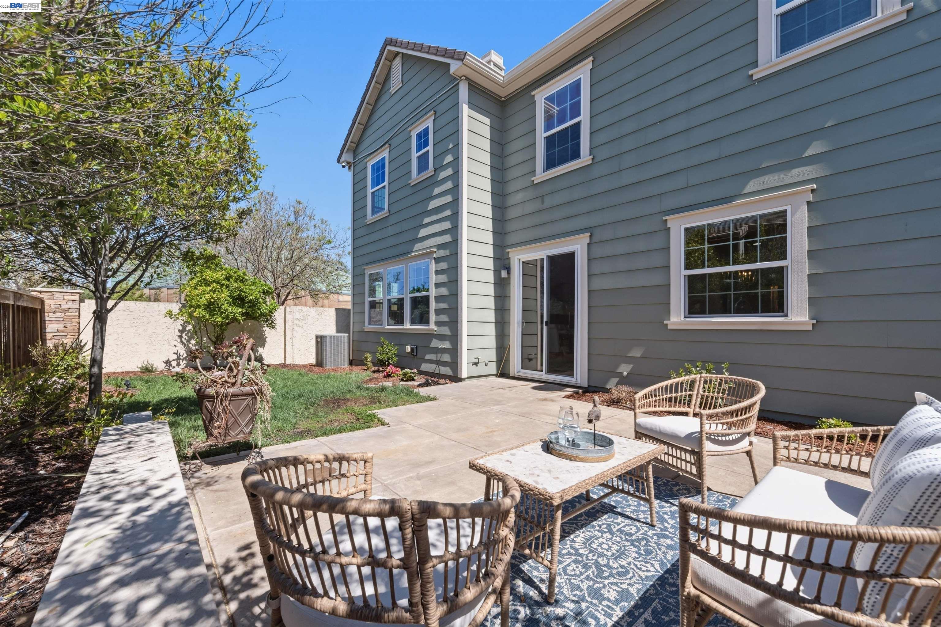 Detail Gallery Image 38 of 44 For 4978 Houlton Ct, Dublin,  CA 94568 - 5 Beds | 3/1 Baths