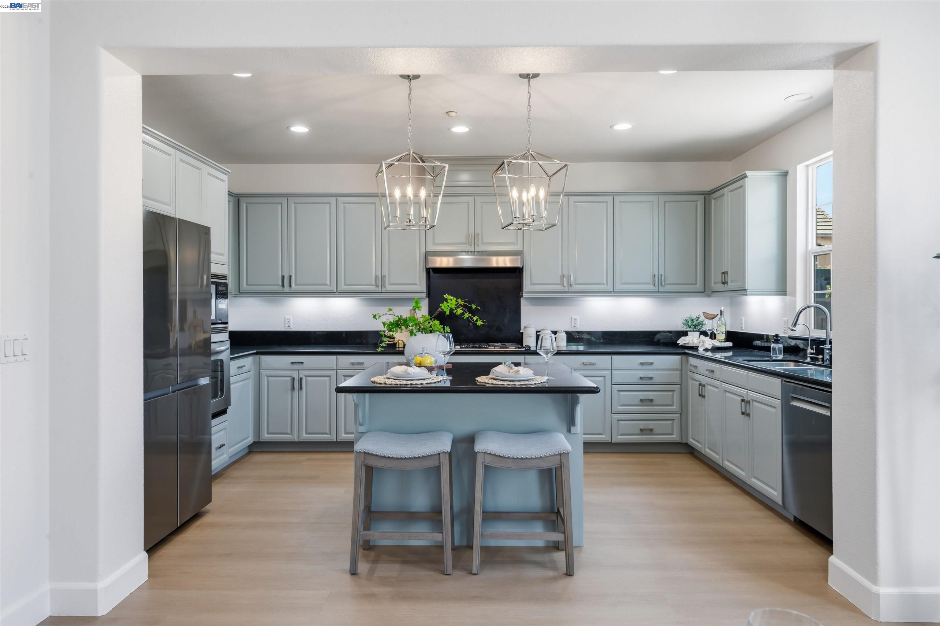 Detail Gallery Image 6 of 44 For 4978 Houlton Ct, Dublin,  CA 94568 - 5 Beds | 3/1 Baths