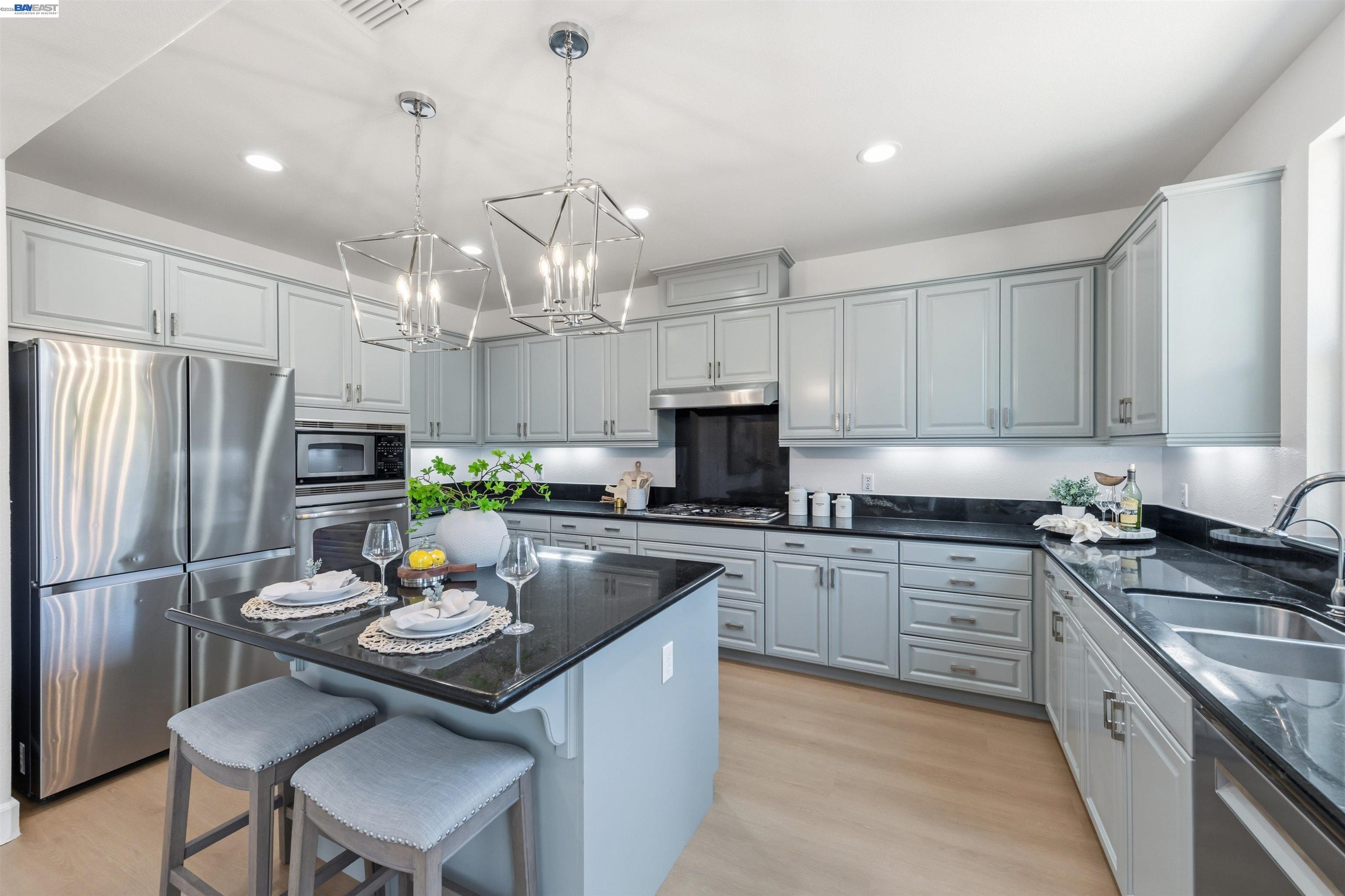 Detail Gallery Image 7 of 44 For 4978 Houlton Ct, Dublin,  CA 94568 - 5 Beds | 3/1 Baths